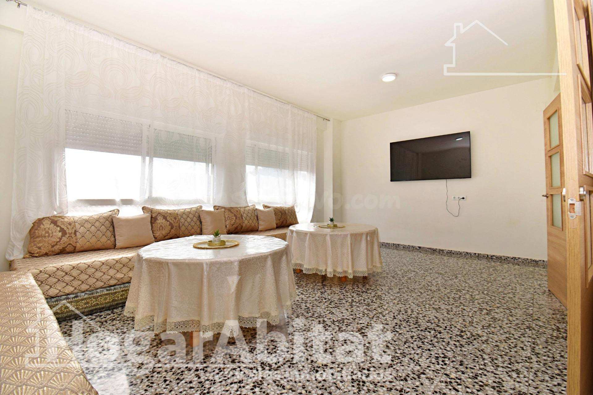 Amplitud y luz mediterránea en este piso totalmente reformad - foto 3