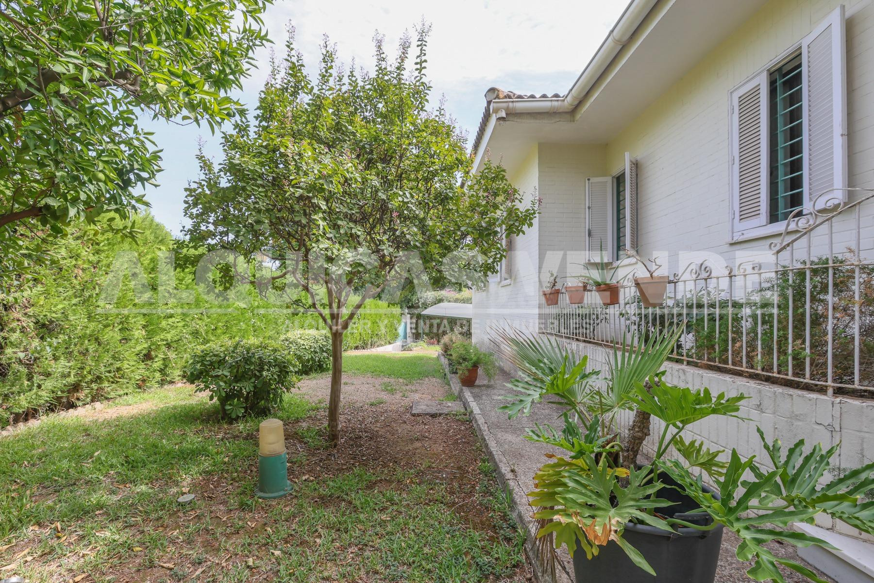 Exclusiva villa de lujo en Simón Verde: 1.150 m2 de parcela  - foto 3