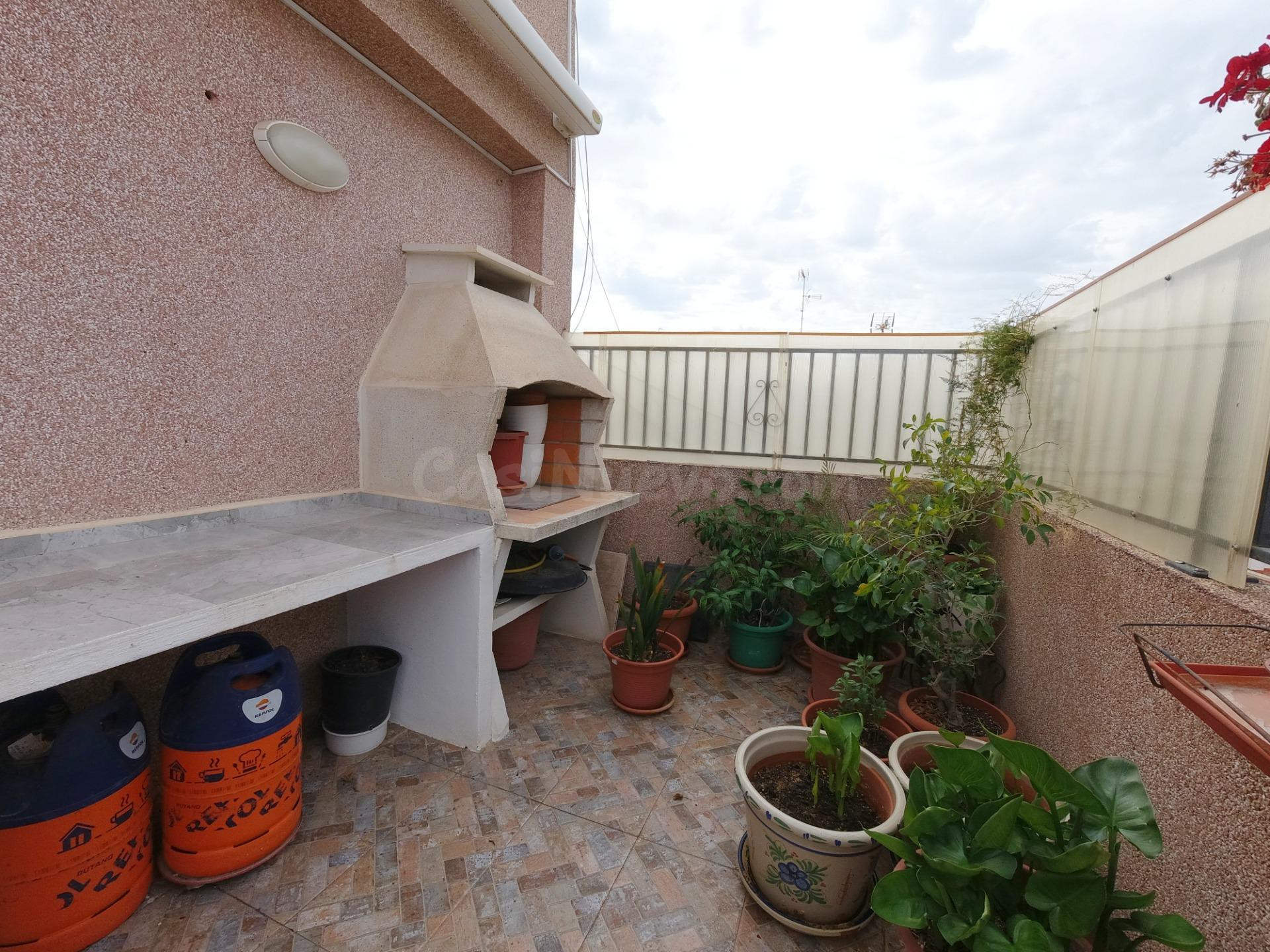 Ático exclusivo reformado con amplia terraza en pleno Raval  - foto 4