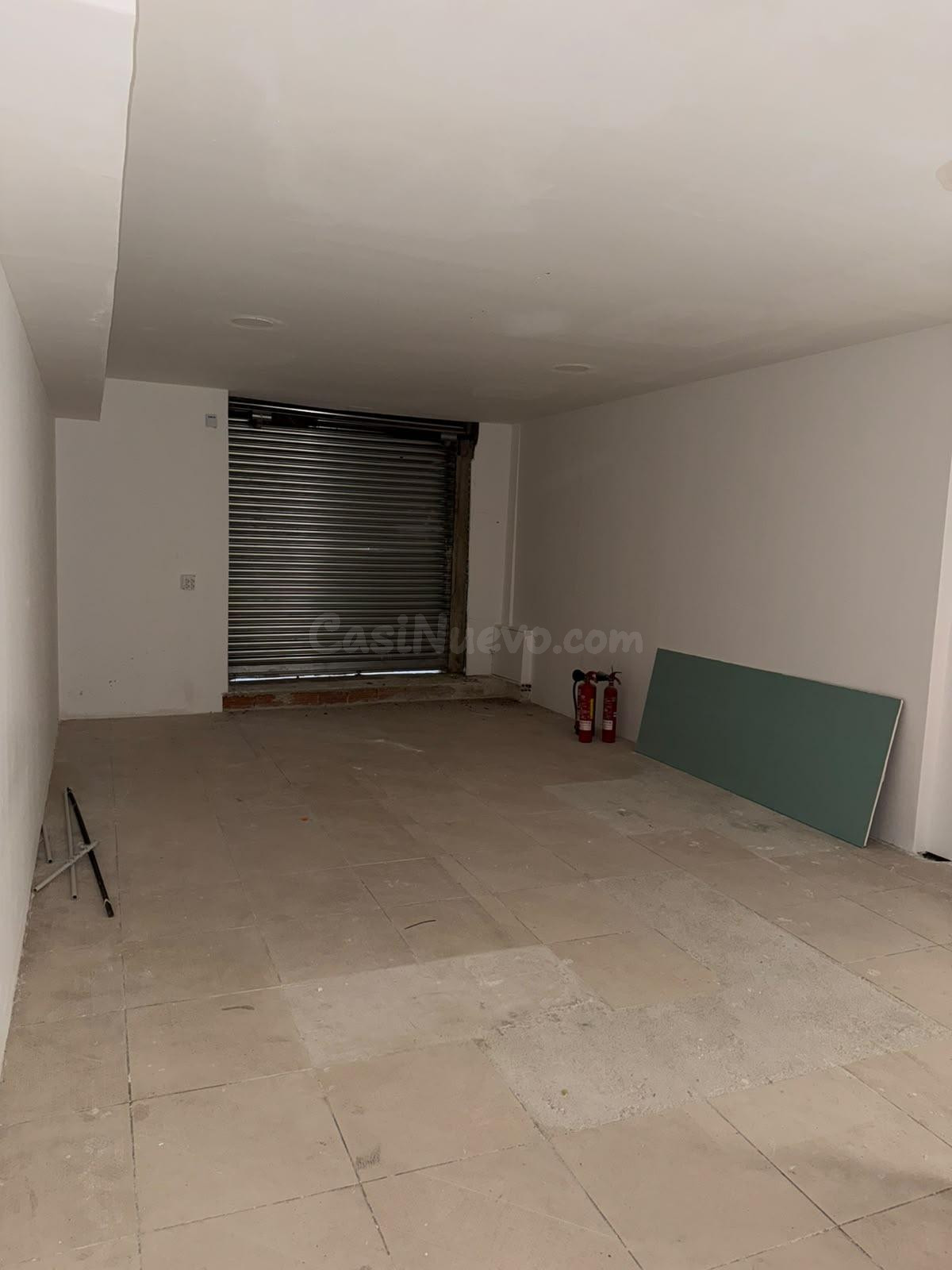 LOCAL COMERCIAL EN CALLE RAURIC, JUNTO A PLAÇA REIAL Y LAS RAMBLAS