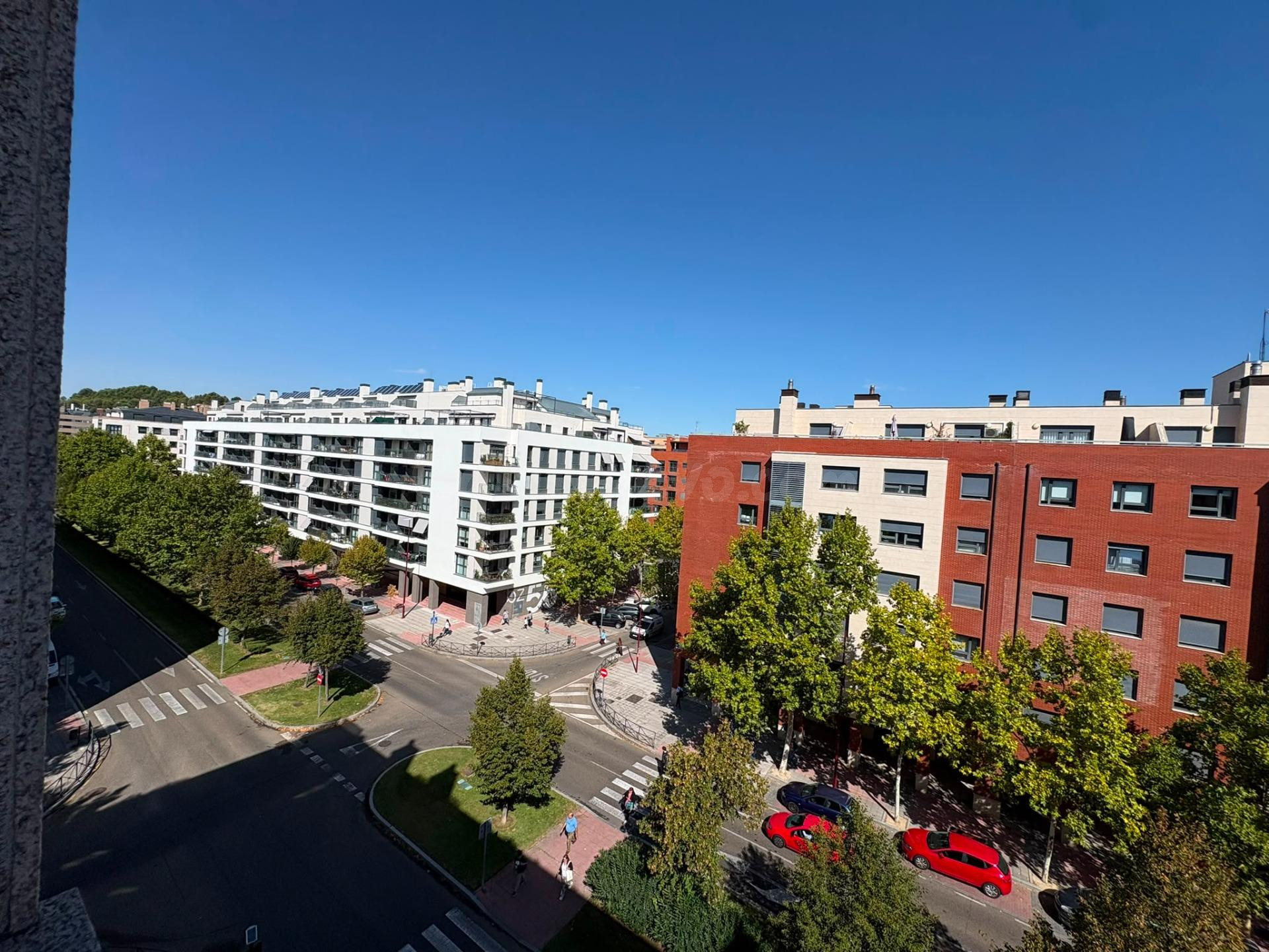 APARTAMENTO EN ALQUILER EN VILLA DEL PRADO, CON ZONAS COMUNES DE PISCINA Y PÁDEL