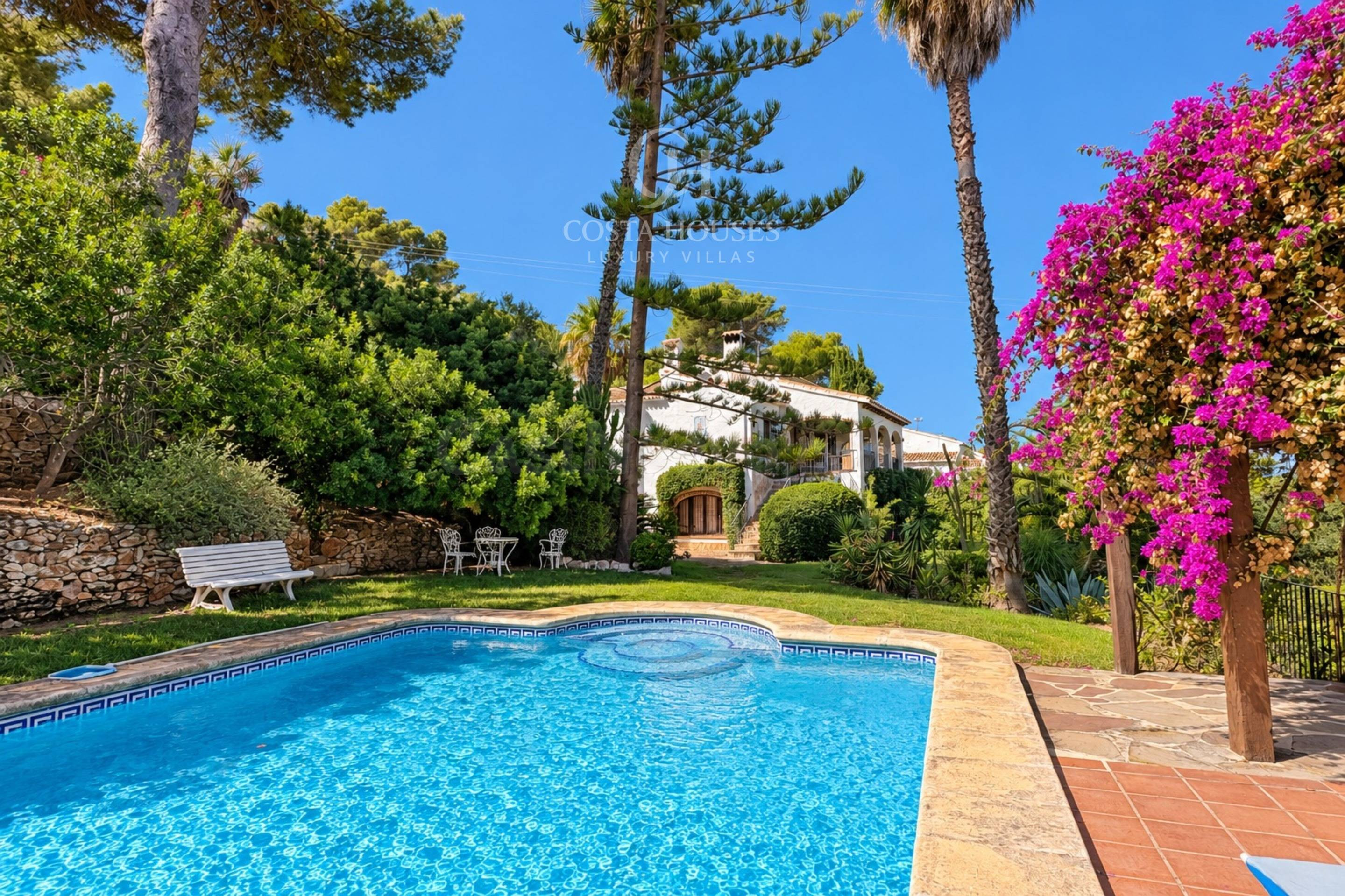 VILLA JARDI · DOBLE PARCELA, JARDINES MADUROS Y VISTAS AL MO - foto 2