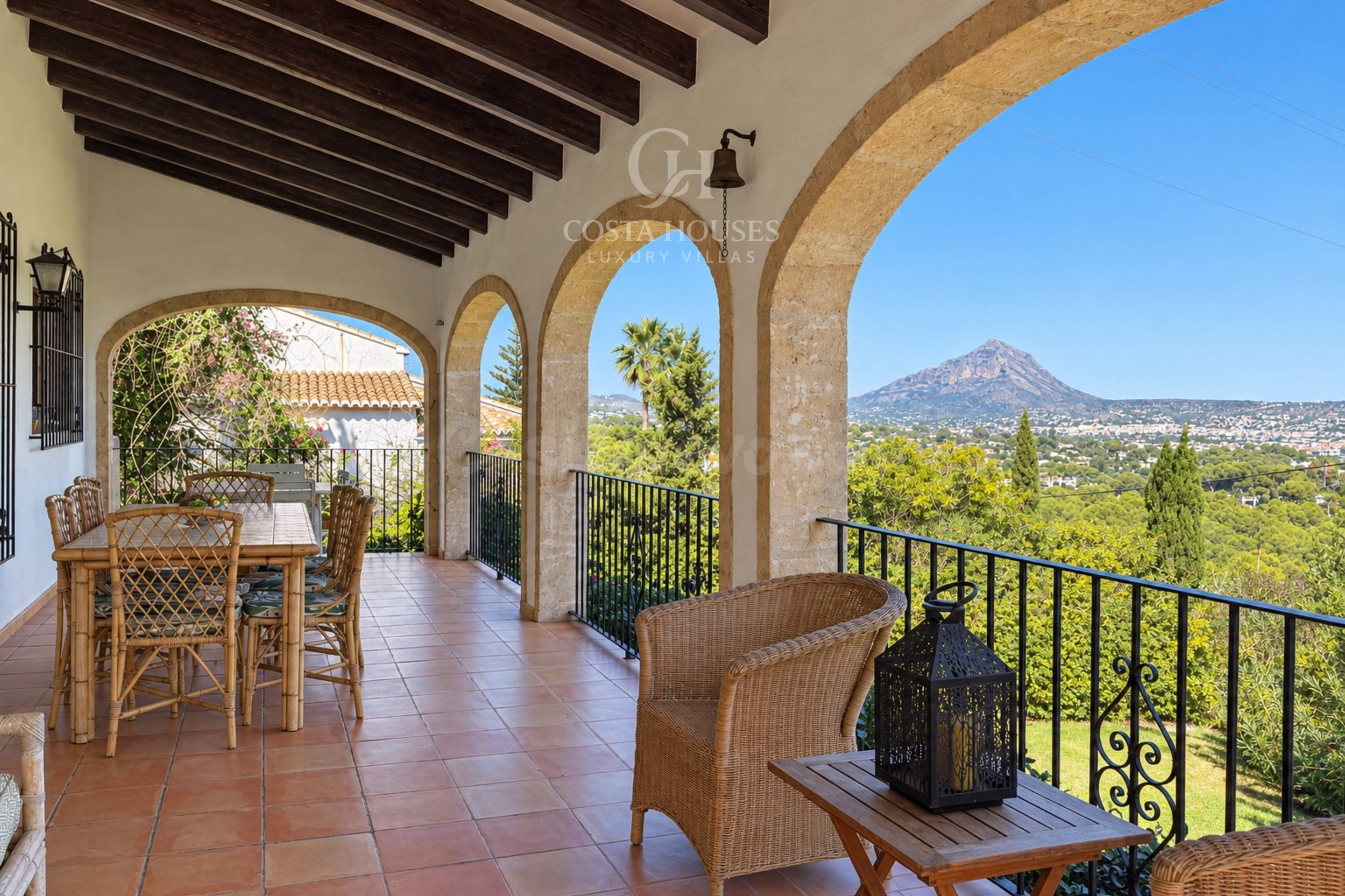VILLA JARDI · DOBLE PARCELA, JARDINES MADUROS Y VISTAS AL MO - foto 3