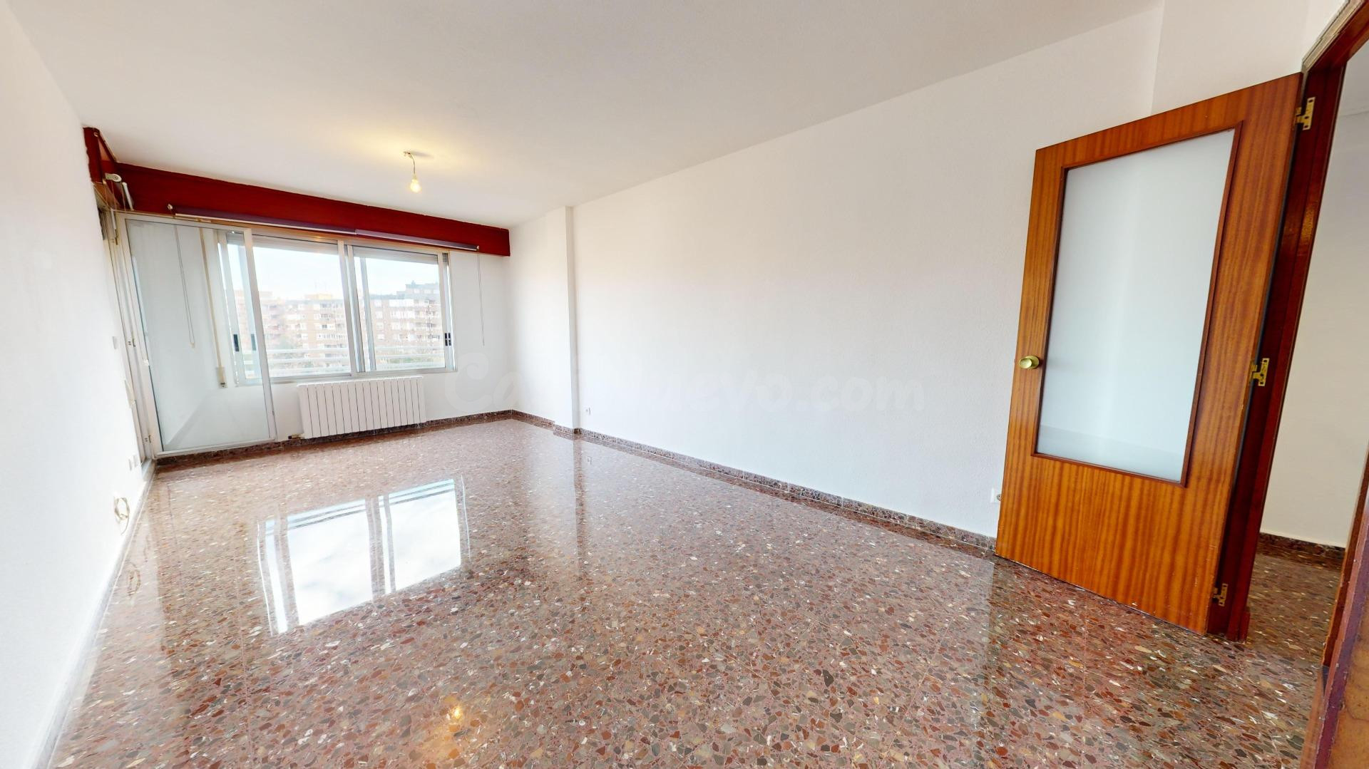 Piso con garaje y trastero parque Miraflores - foto 3