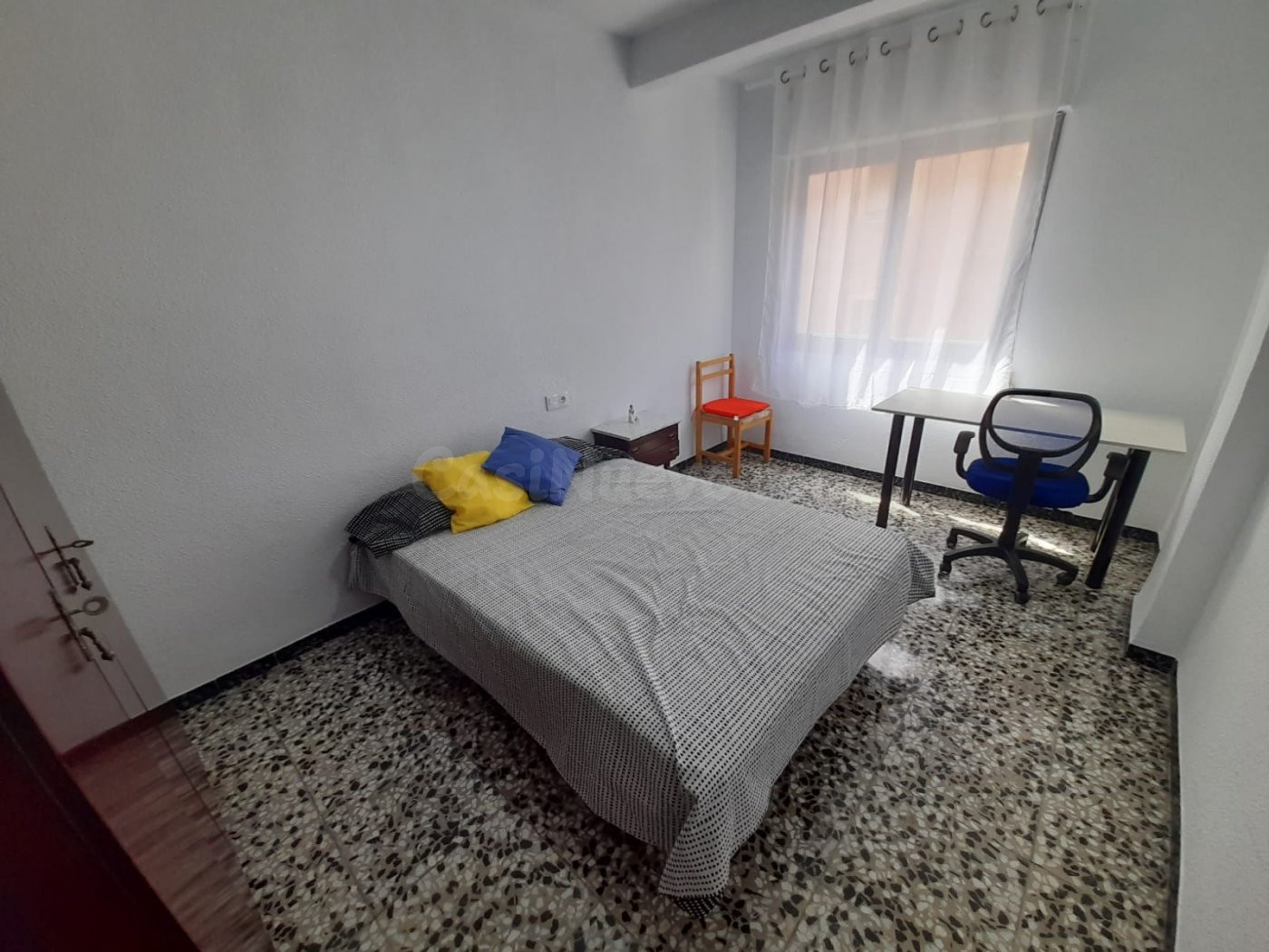 Habitación ESTUDIANTES A DOS MINUTOS DE LA UMH - BARRIO DE ALTABIX