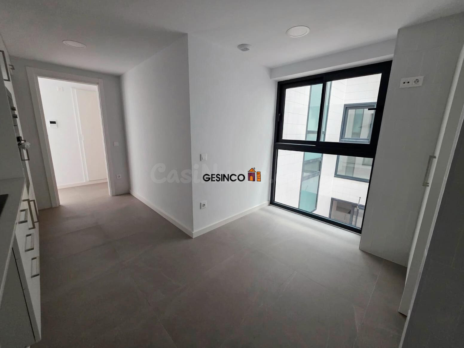 PISO EN TERCERA PLANTA SIN AMUEBLAR MUY CÉNTRICO - foto 5