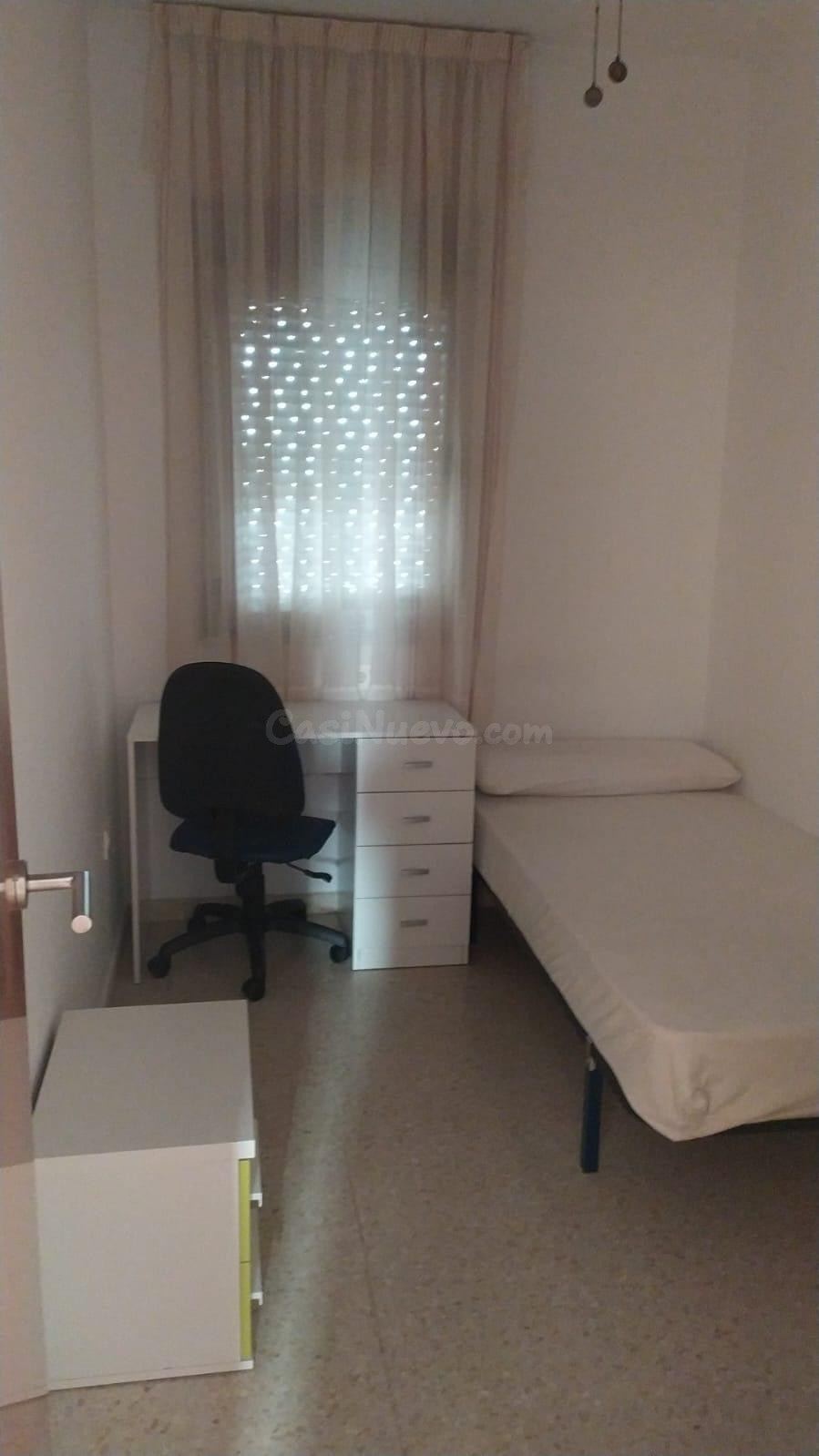 SE ALQUILA HABITACIÓN EN EL ZAIDIN