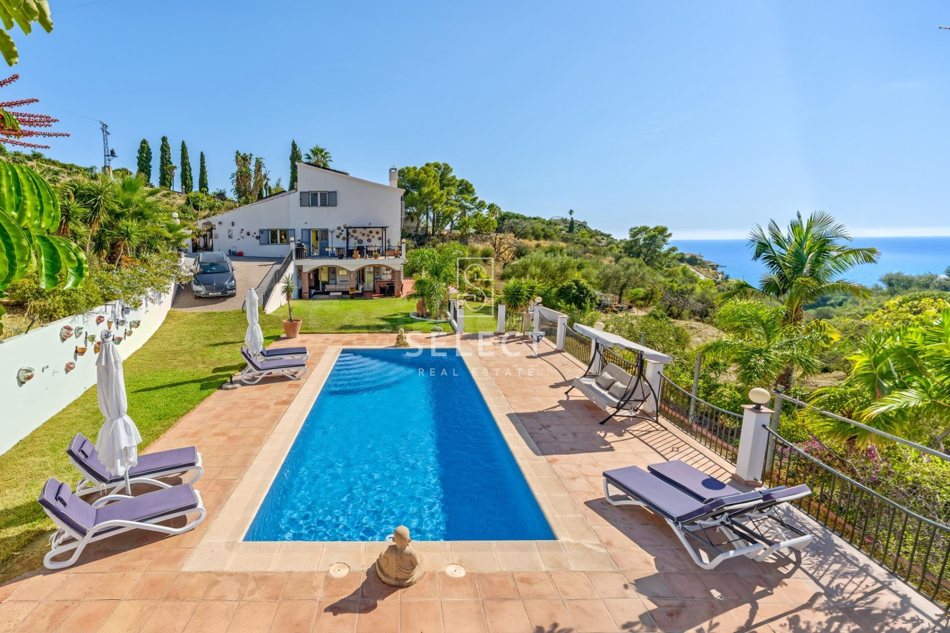 GRAN FINCA CON VISTAS AL MAR , LA HERRADURA