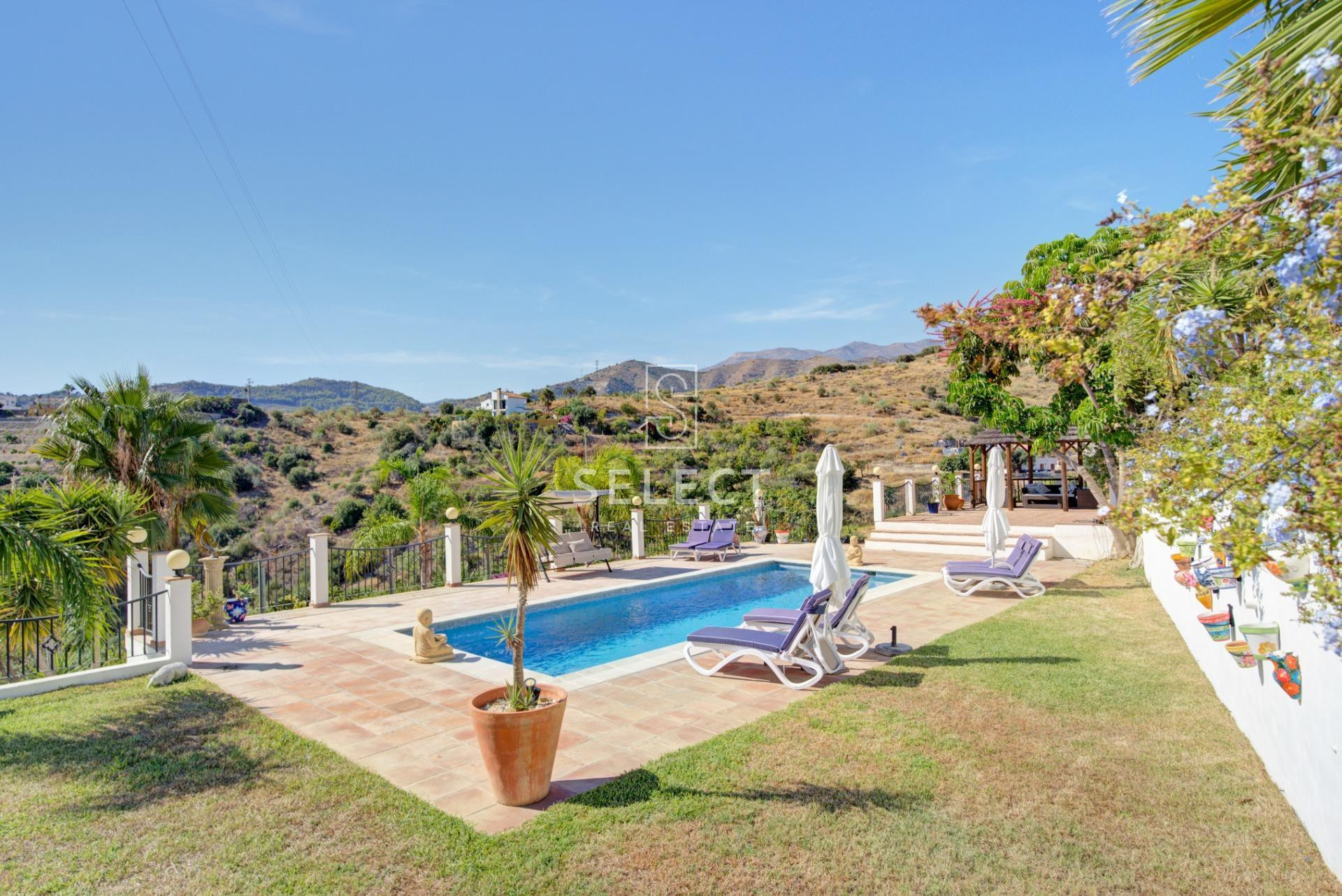 GRAN FINCA CON VISTAS AL MAR , LA HERRADURA - foto 3