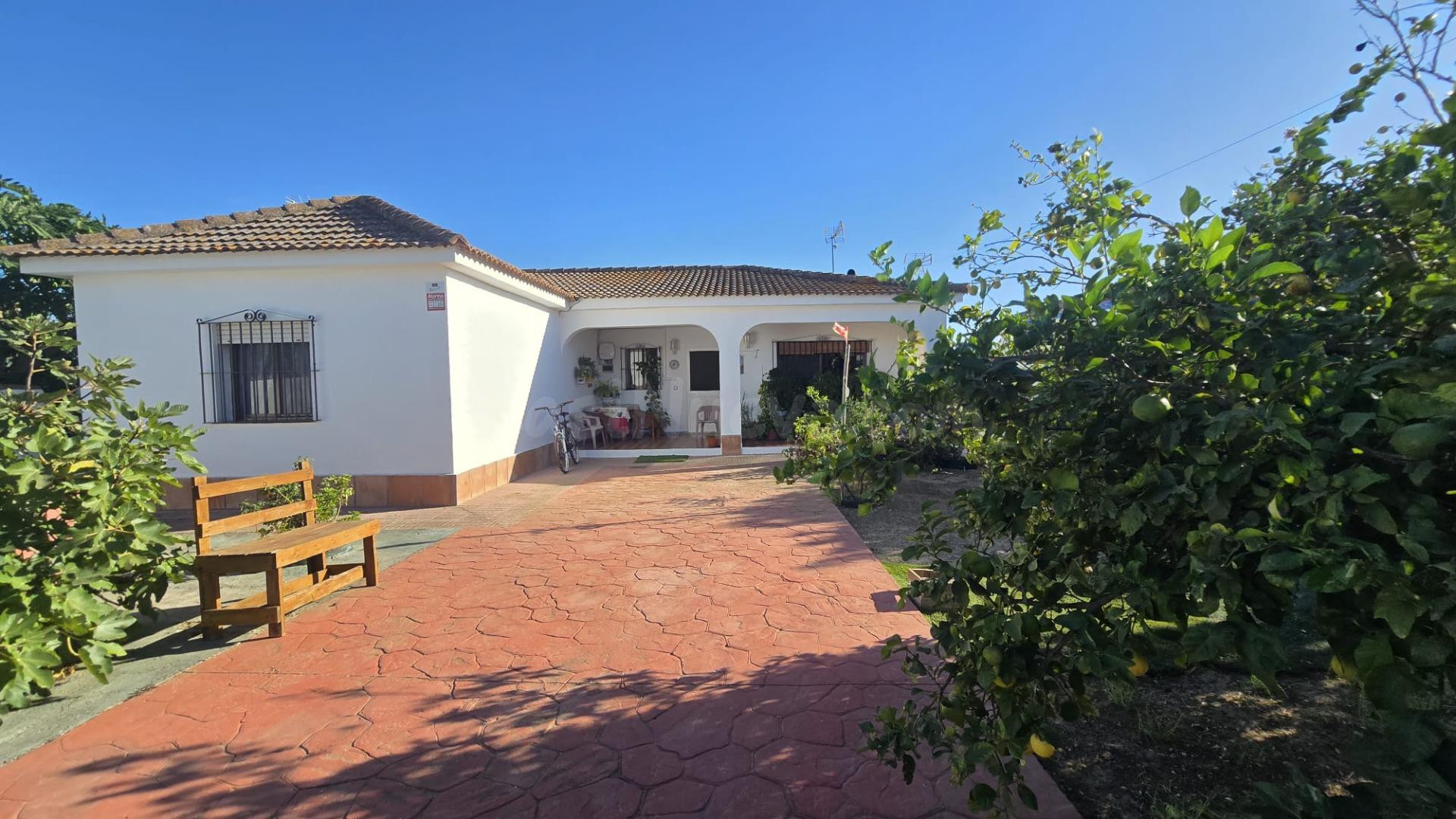 DOS CHALETS URBANOS EN UNA PARCELA SEGREGADA DE 1.500 M2