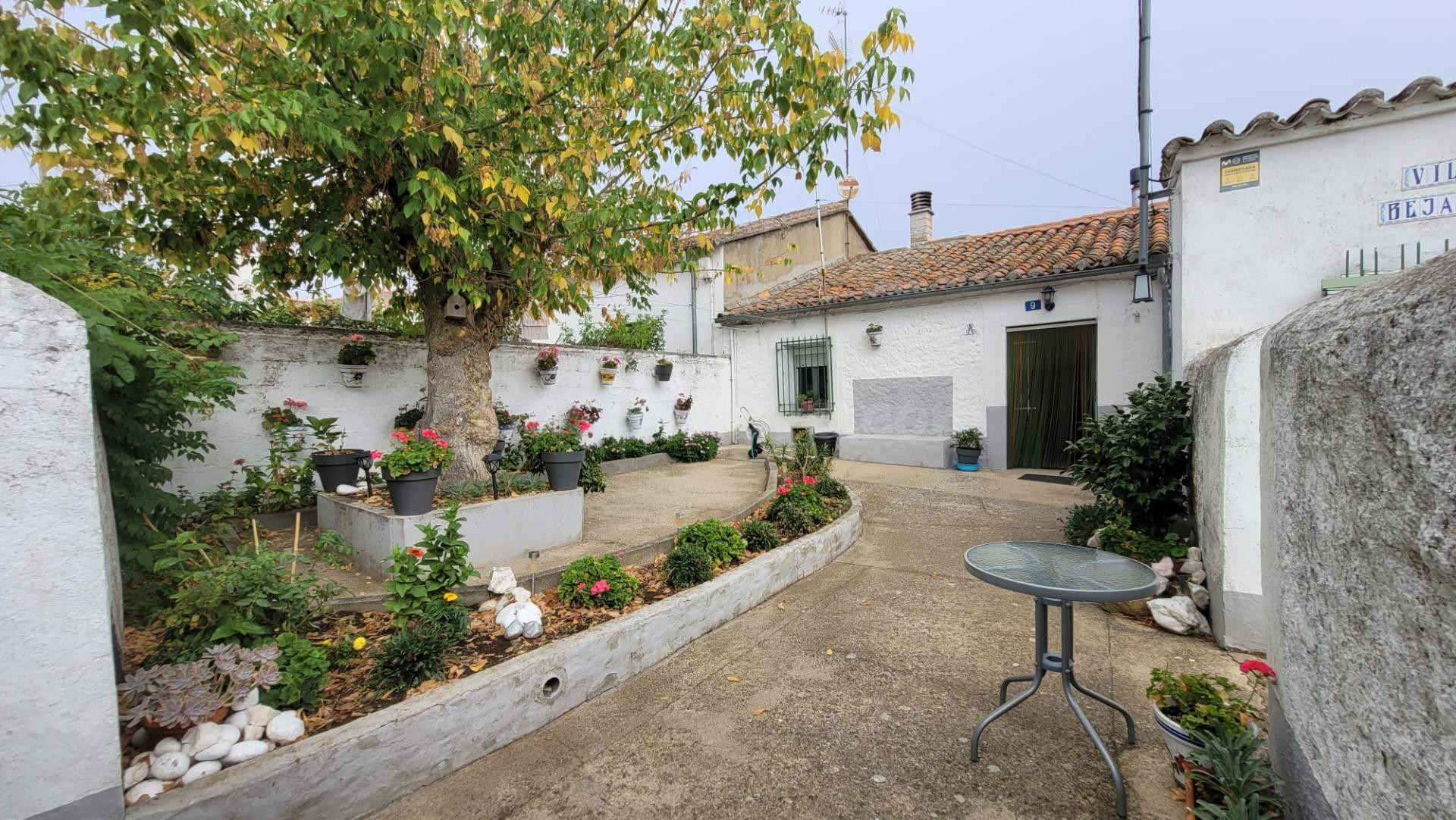 ¡¡¡CASA CON JARDIN EN VENTA EN FRADES DE LA SIERRA!!! - foto 2
