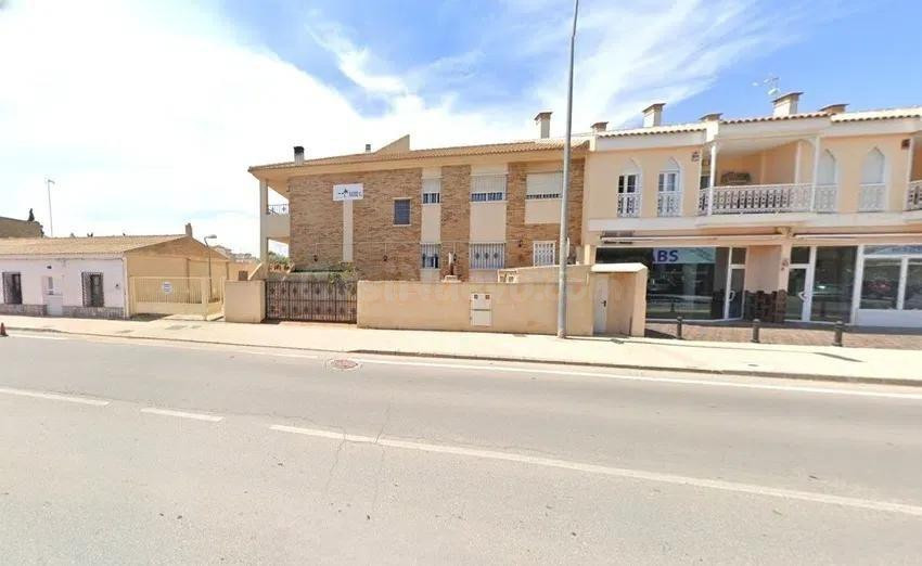 Se vende piso OKUPADO en Calle Ramón Y Cajal 20 en San Javie - foto 3