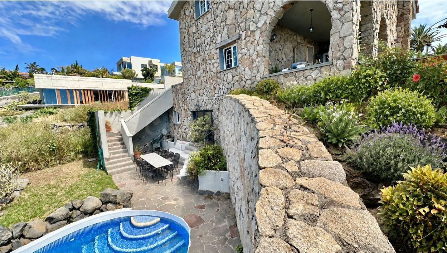 Villa independiente con piscina, jardines y vistas panorámic - foto 2