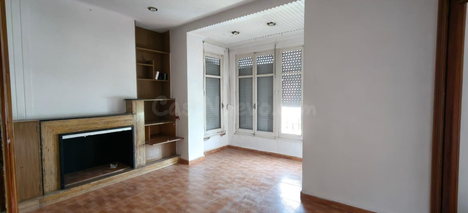 Amplio piso de 160 m2 para reformar en Cocentaina