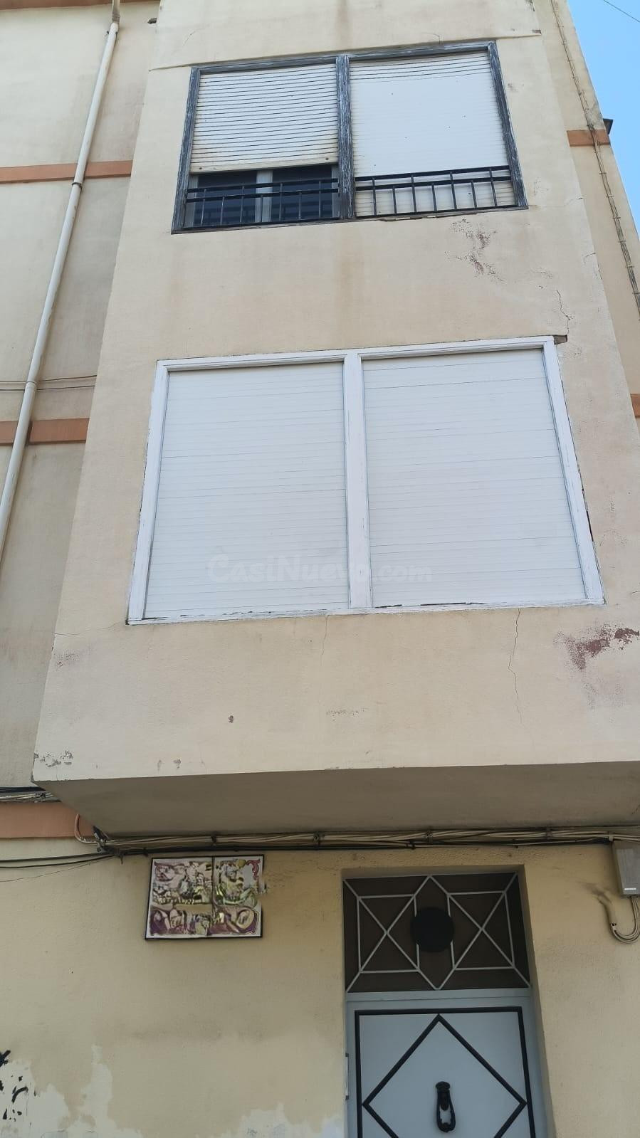 Amplio piso de 160 m2 para reformar en Cocentaina - foto 3