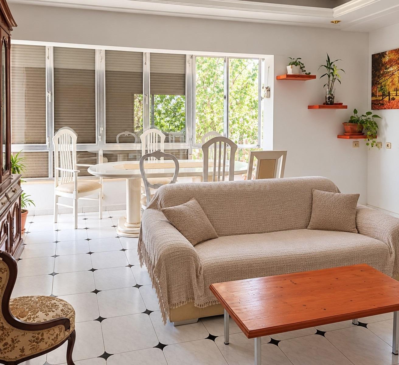 Piso amplio con terraza, tres balcones y posibilidad de dividir en dos viviendas en Manacor