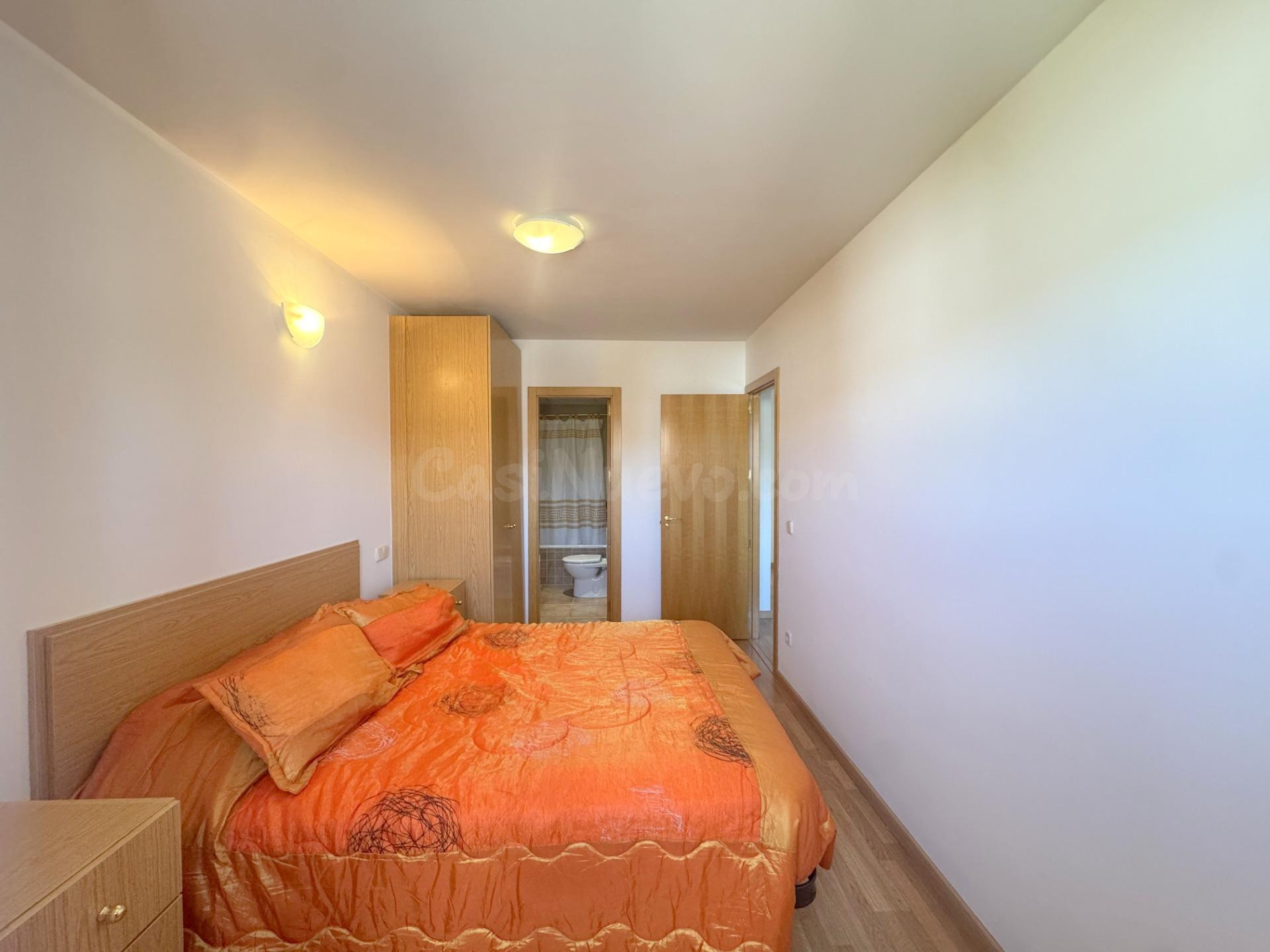 Amplio piso con 3 dormitorios, terraza y excelentes vistas e - foto 3