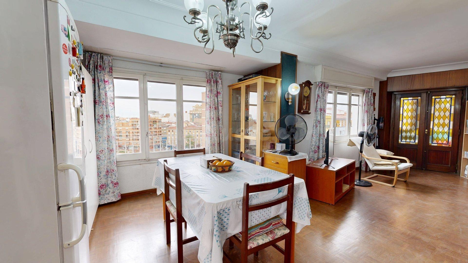 Piso con 3 dormitorios y gran terraza en Av. Fco. de Goya |  - foto 3
