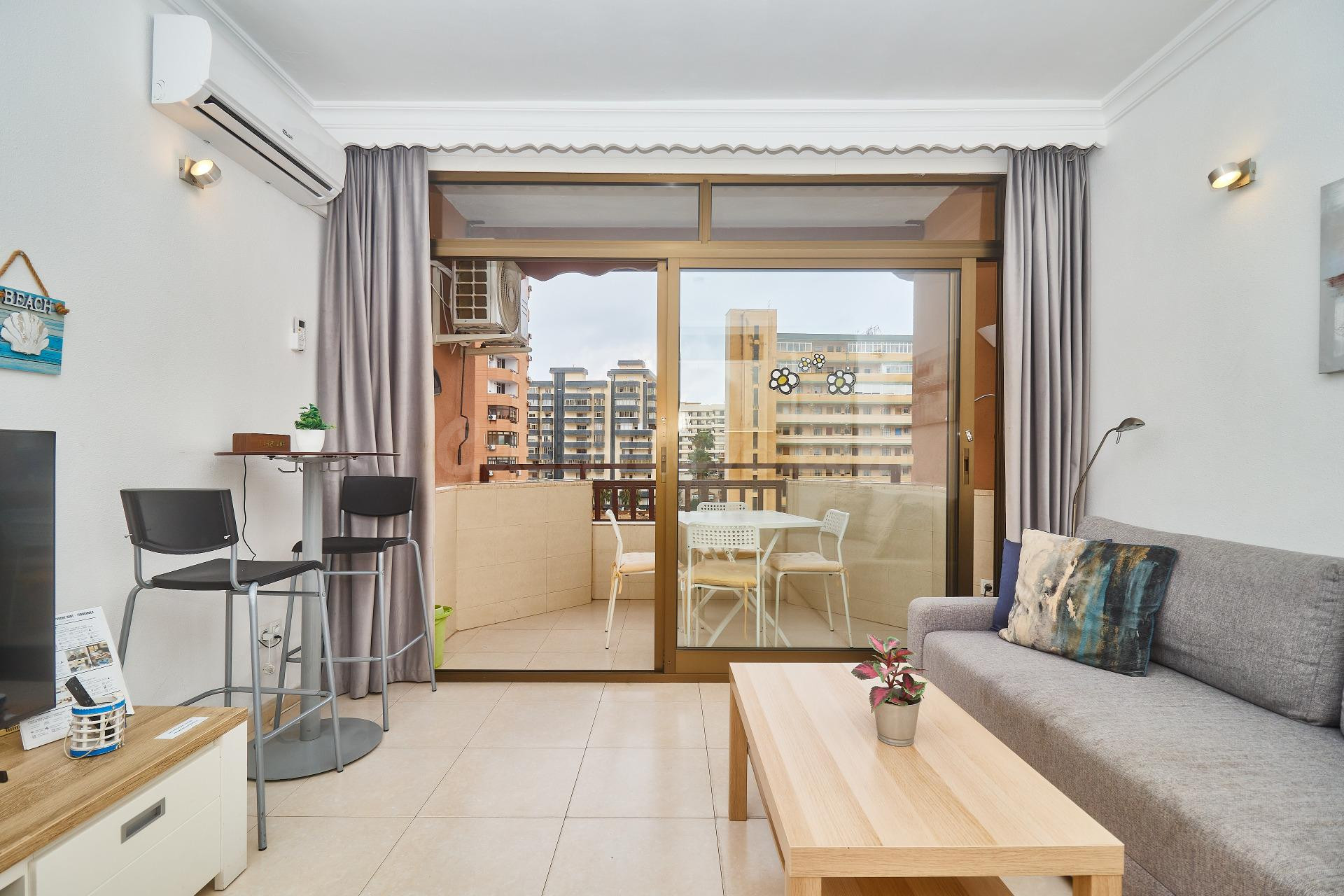 Piso de 1 dormitorio  1 Baño -  A metros del Puerto deportivo de   Fuengirola