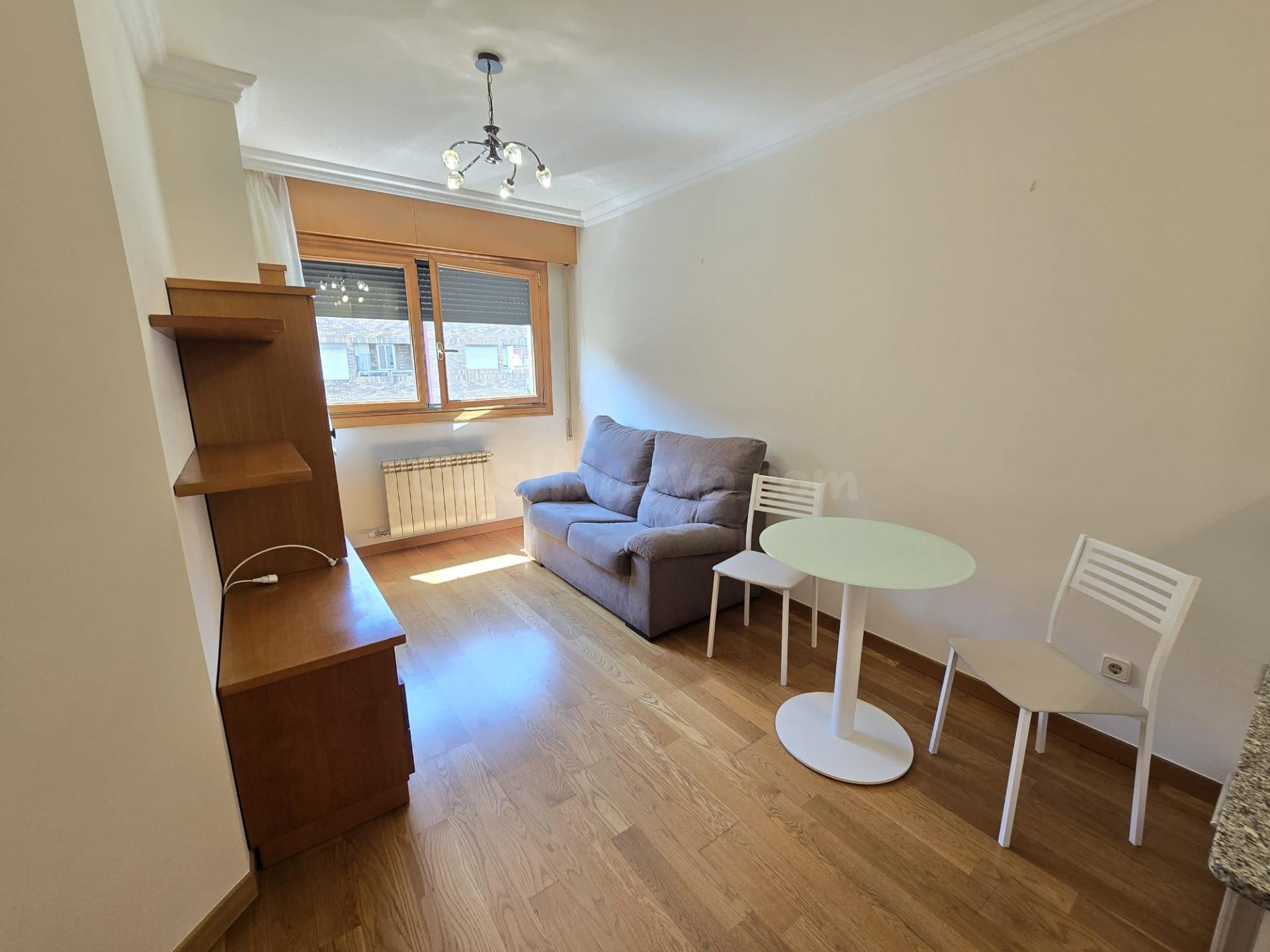 VIVIENDA IMPECABLE CON GARAJE Y BODEGA - foto 2