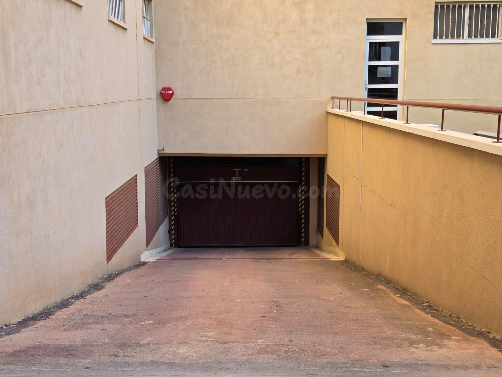 AMPLIA PLAZA DE PARKING ZONA PLAZA CASTILLA - ELCHE