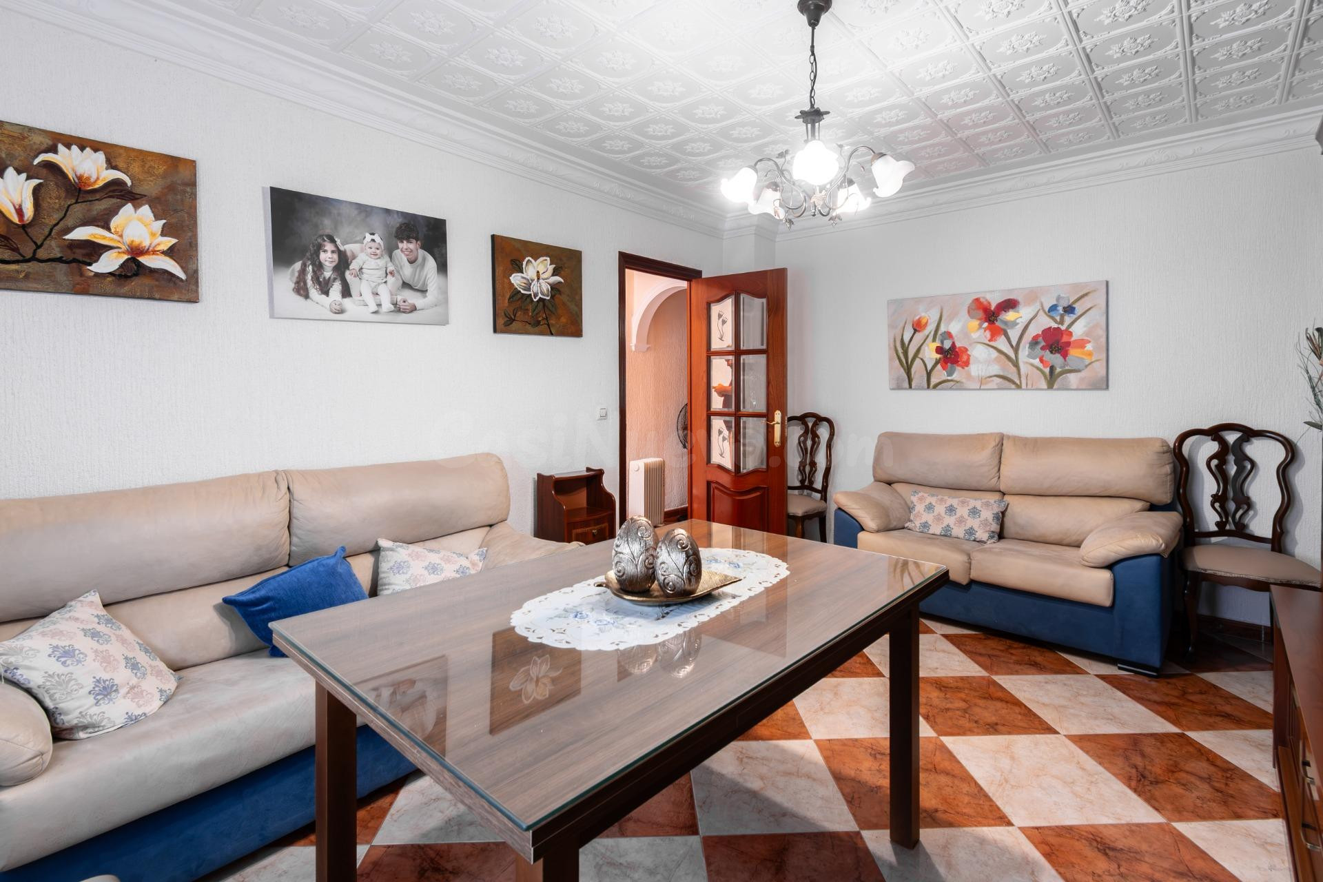 CASA DE UNA PLANTA EN BDA LA MILAGROSA - foto 2
