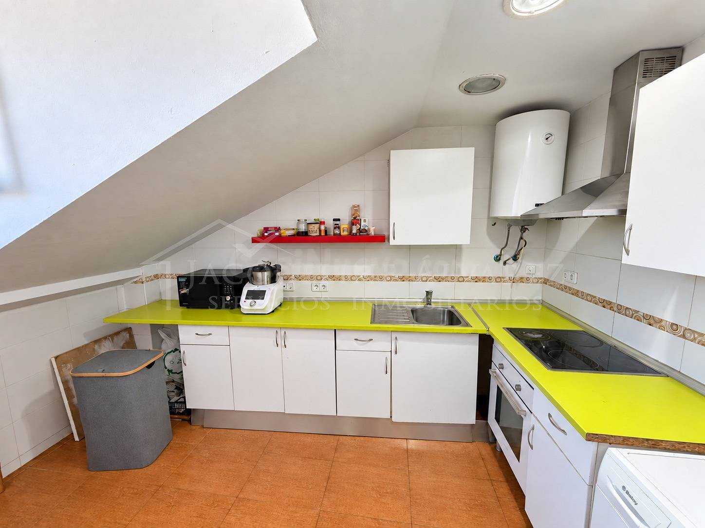 ATICO DE DOS habitación Y UN BAÑO EN LA estación - YELES - foto 4