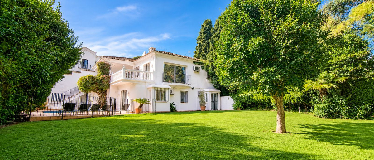 Chalet 4 habitaciones 294m² en venta - Marbella