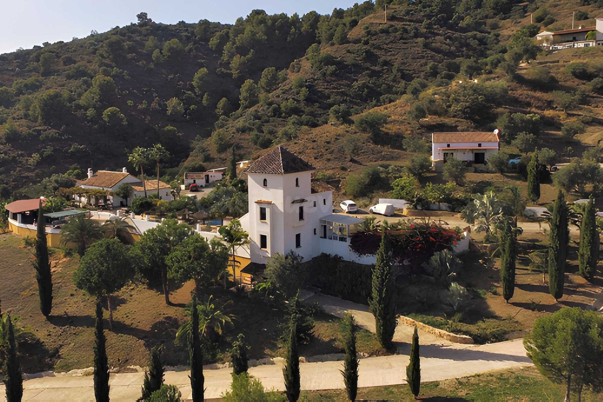 Hotel 17 habitaciones 832m² en venta - South of spain