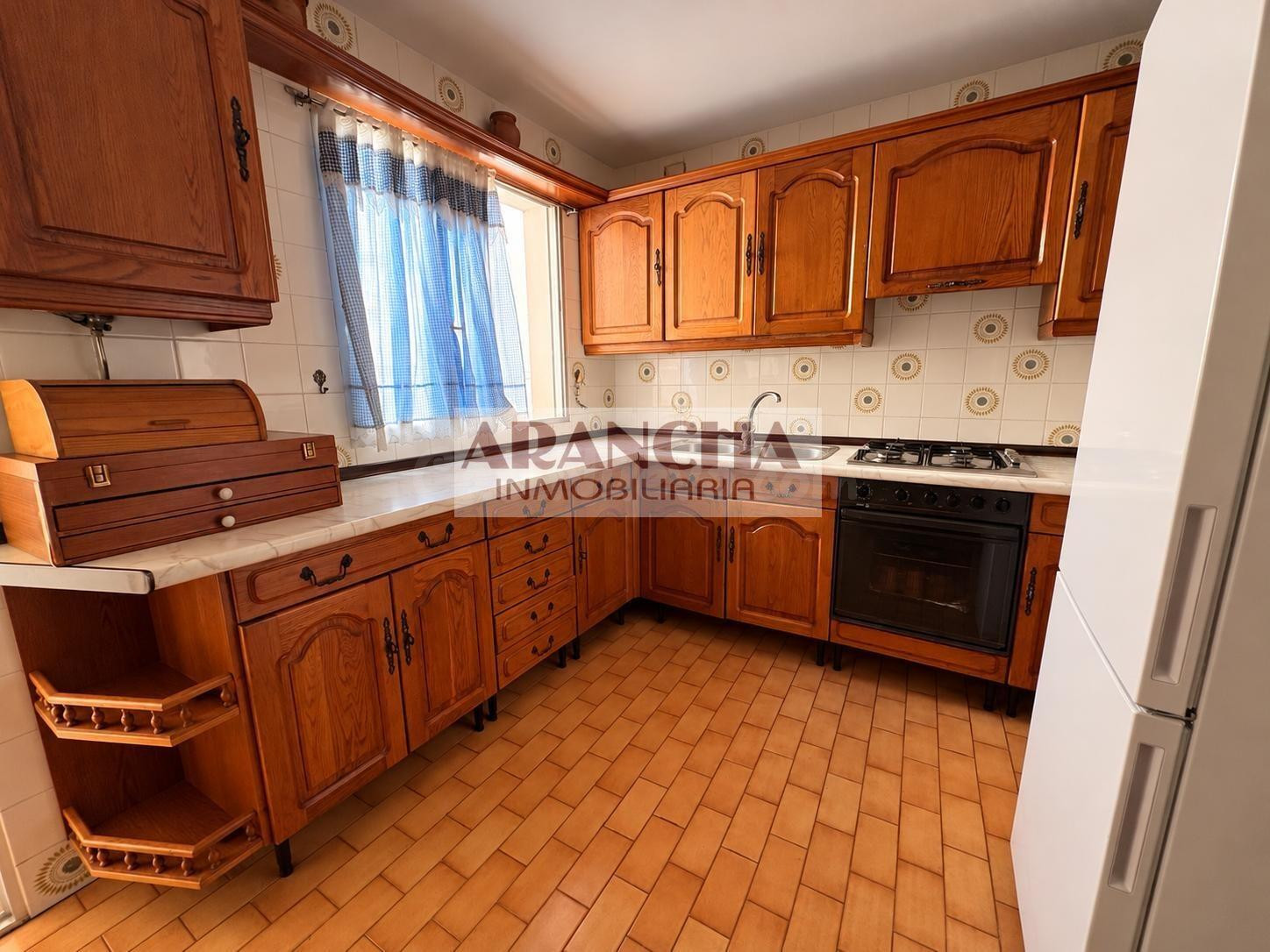 PISO EN VENTA DE TRES habitaciones EN CHIPIONA