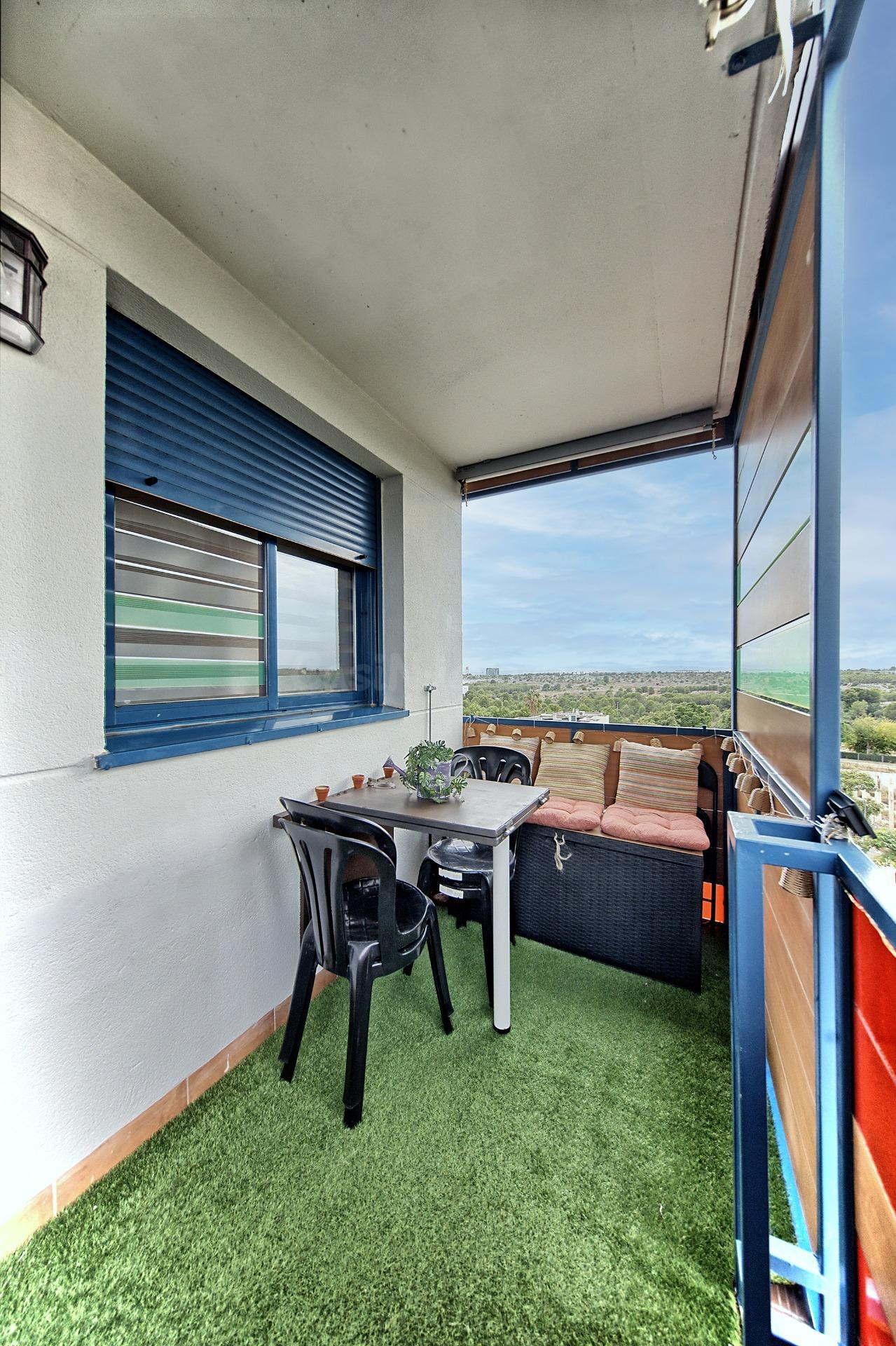 PISO CON VISTAS! TERRAZA INCREIBLE. 3 HB, PLAZA DE GARAJE y  - foto 3