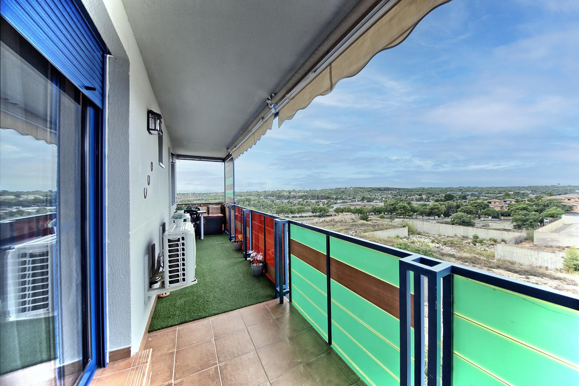 PISO CON VISTAS! TERRAZA INCREIBLE. 3 HB, PLAZA DE GARAJE y  - foto 4