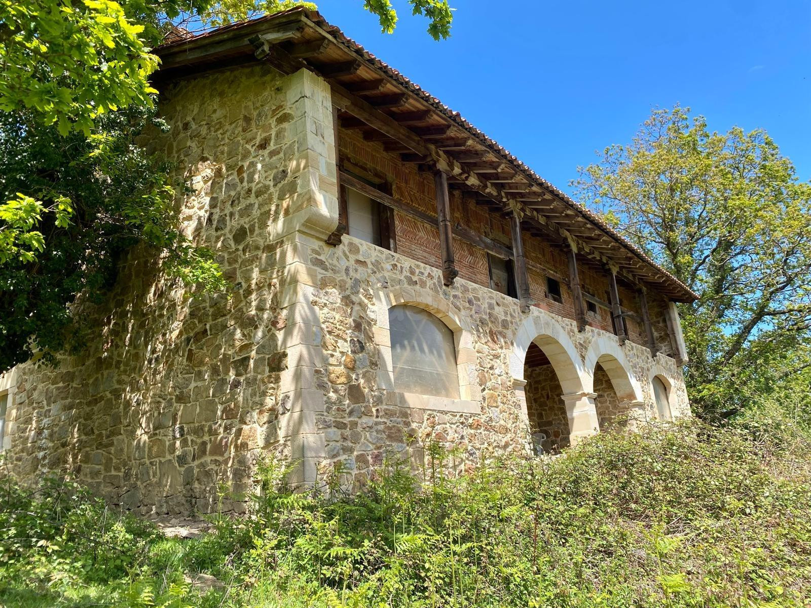 CASA DE PIEDRA EN PARQUE NATURAL RESERVA DEL SAJA - foto 3