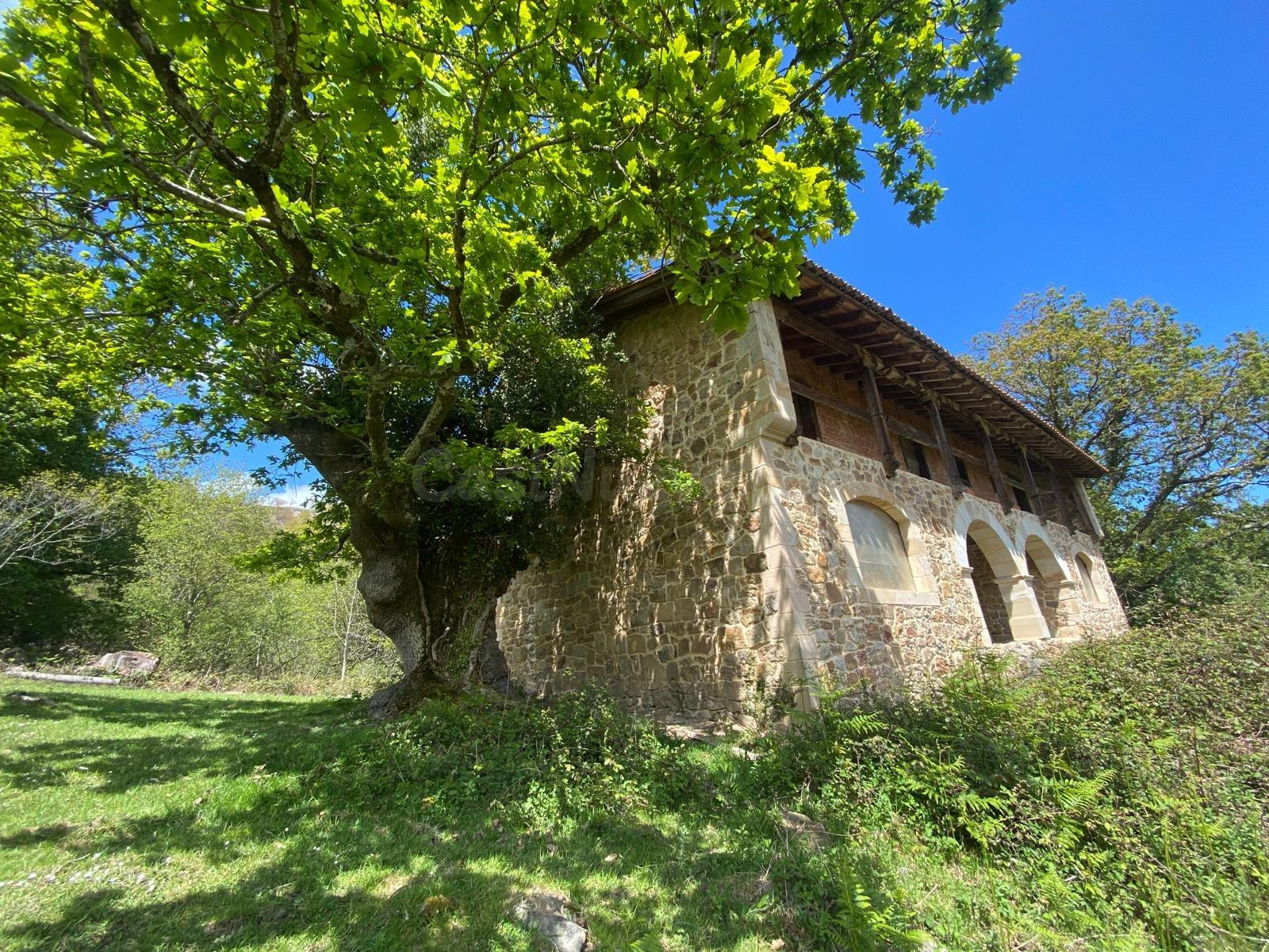 CASA DE PIEDRA EN PARQUE NATURAL RESERVA DEL SAJA - foto 4