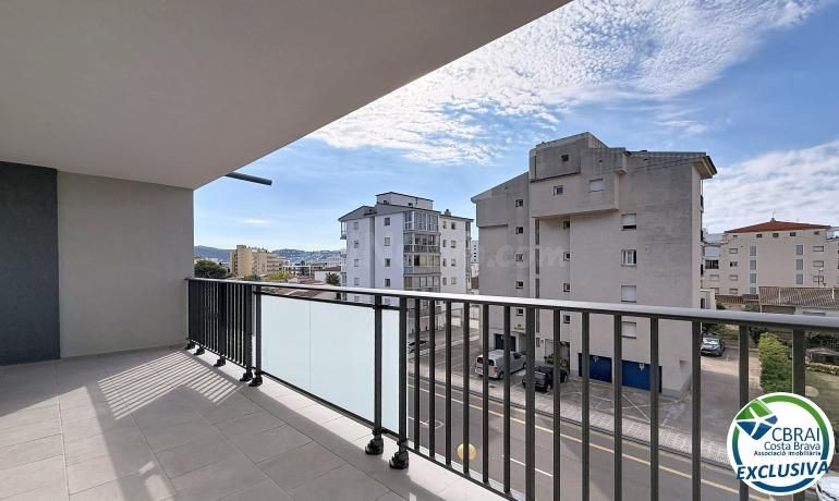 Apartamento 2 dormitorios renovado con terraza en Santa Marg - foto 5