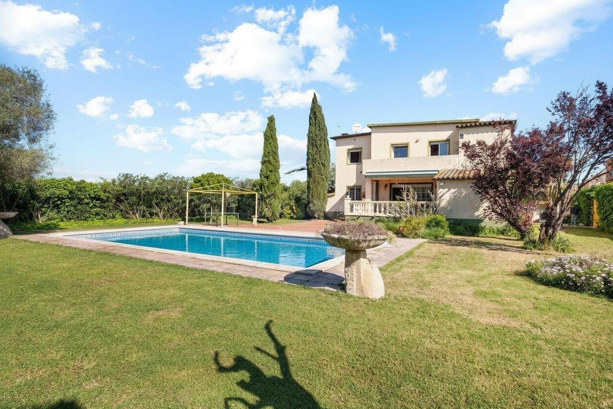 Villa con enorme jardín y piscina en pleno centro, a 5 minut - foto 5