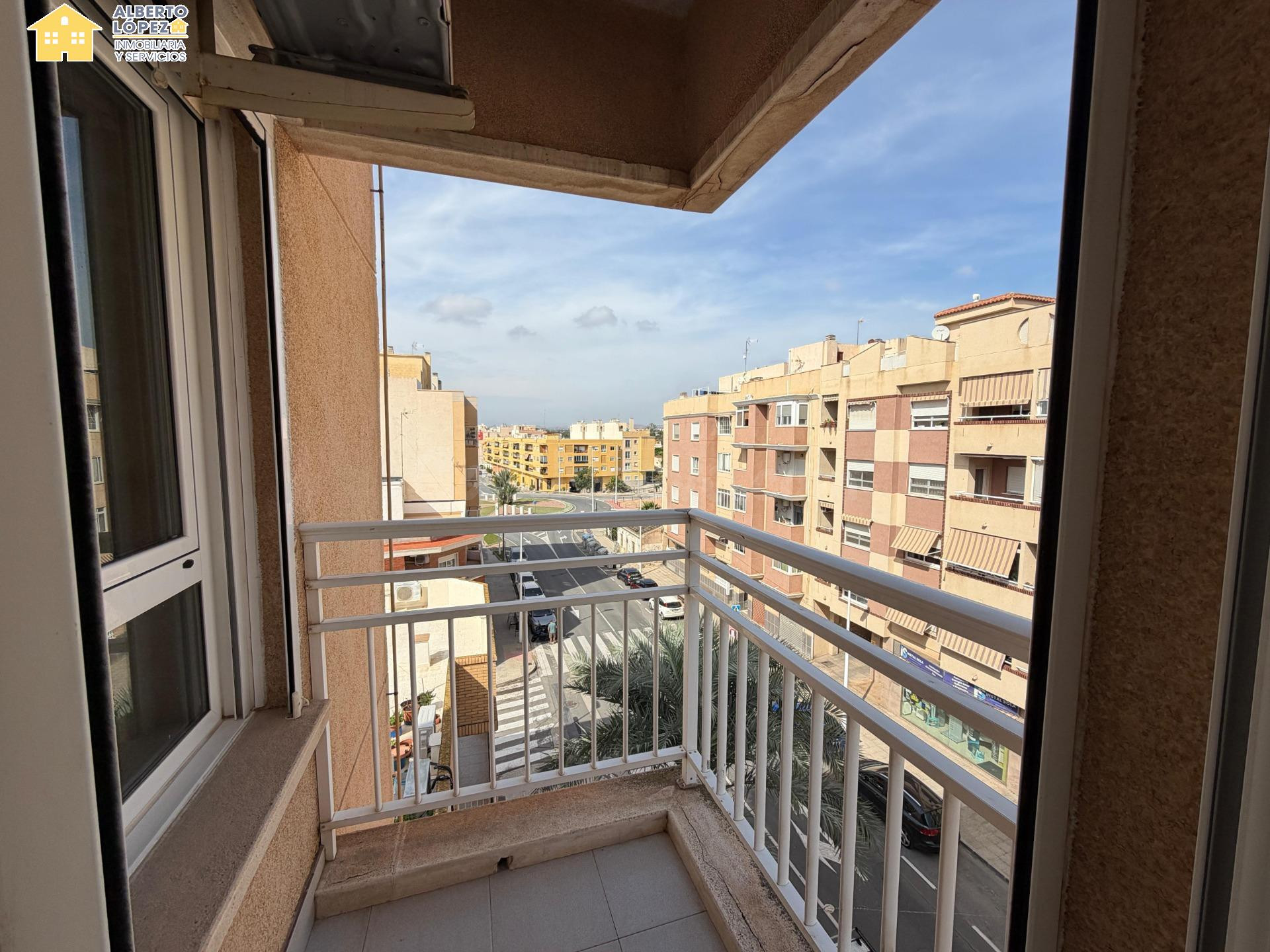 Piso en alquiler para 11 meses reformado, NO larga duración - foto 4