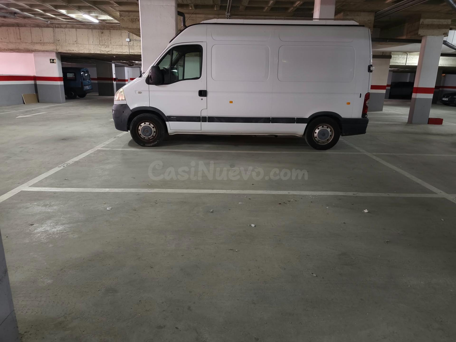 ¡Amplia plaza de garaje para furgoneta grande o caravana a 1 - foto 2