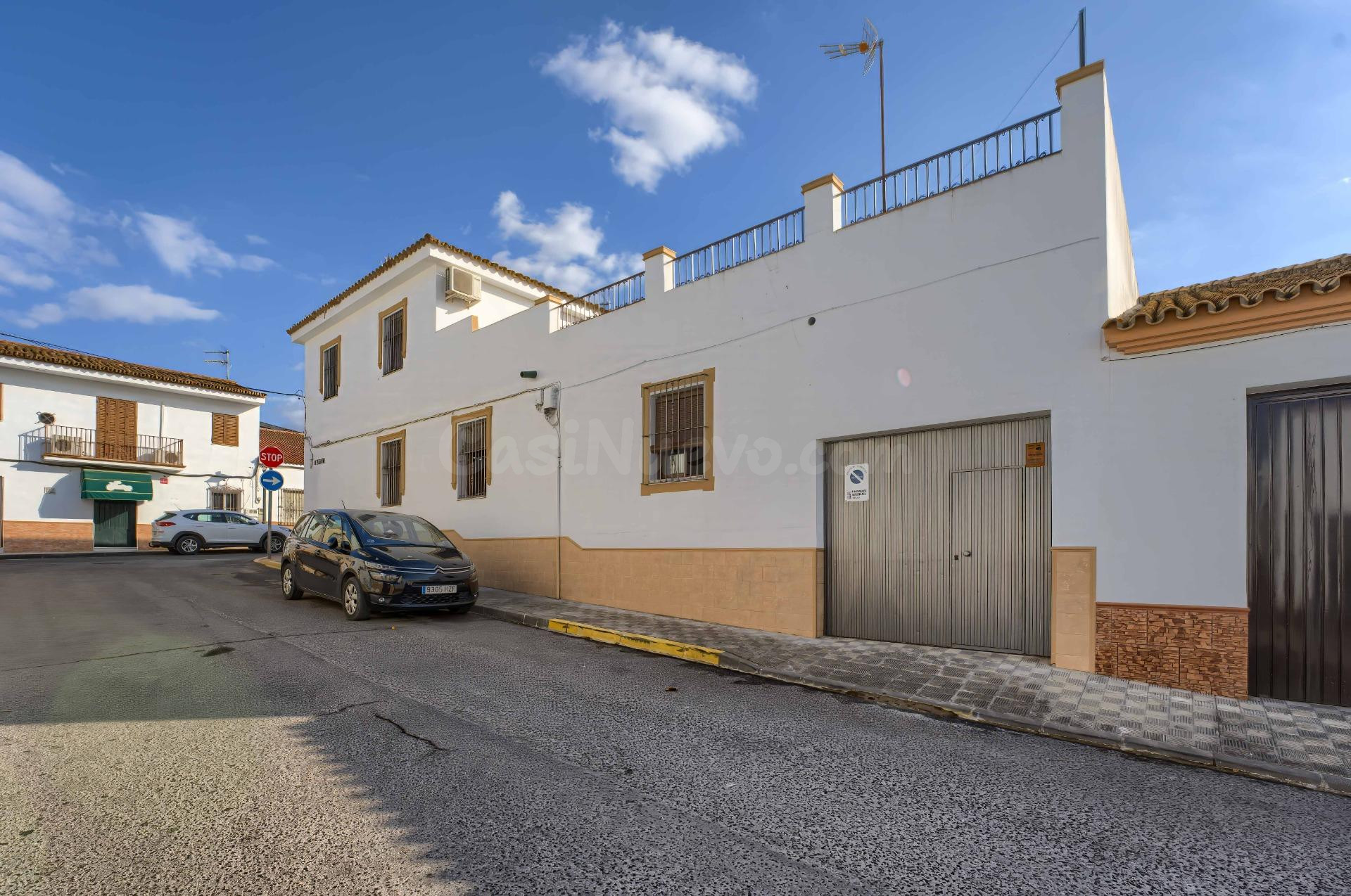 ¡¡ESPECTACULAR!! Adosada de esquina de 223 m2 con patio, ter - foto 4