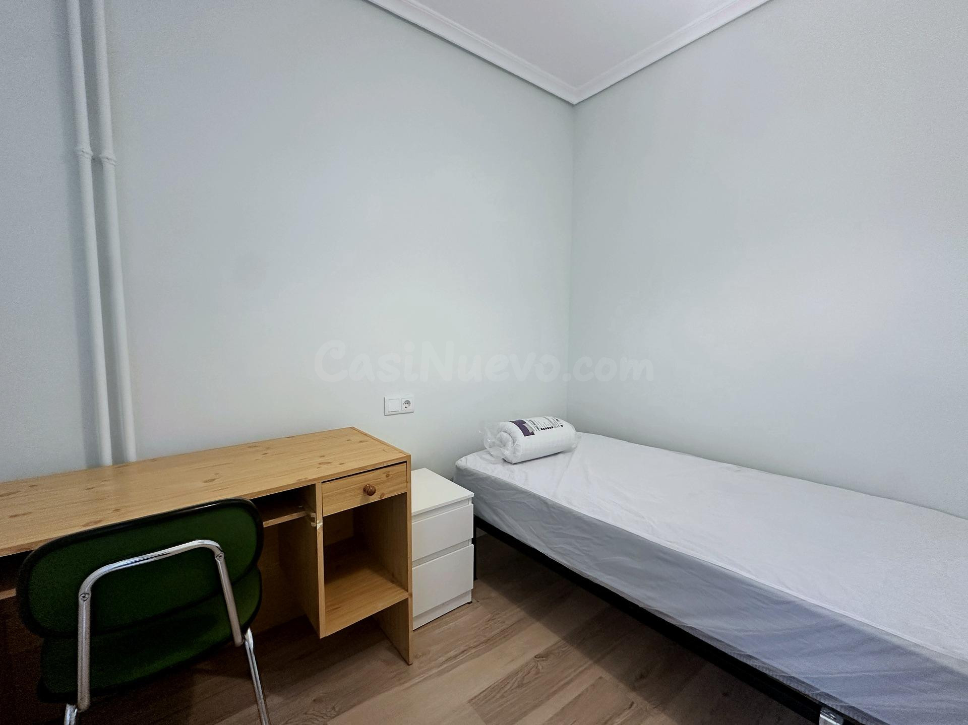 Habitación en alquiler en Zamora, Ensanche–Tres Cruces | 280 €/mes