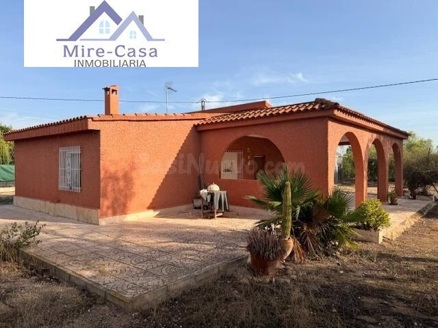 SE VENDE CHALET EN PARTIDA DEL BOCH, MUY CERCA DE ELCHE Y CREVILLENTE