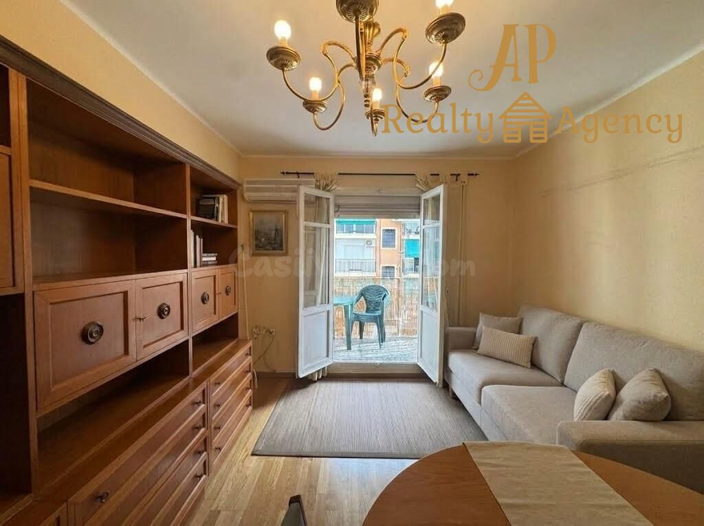Estupendo piso de 3 habitaciones, con terraza, semi reformad - foto 3