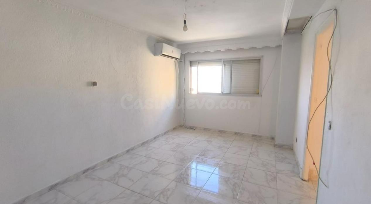 Piso de 76 m2 con 3 dormitorios y ascensor en Jerez Sur - foto 2