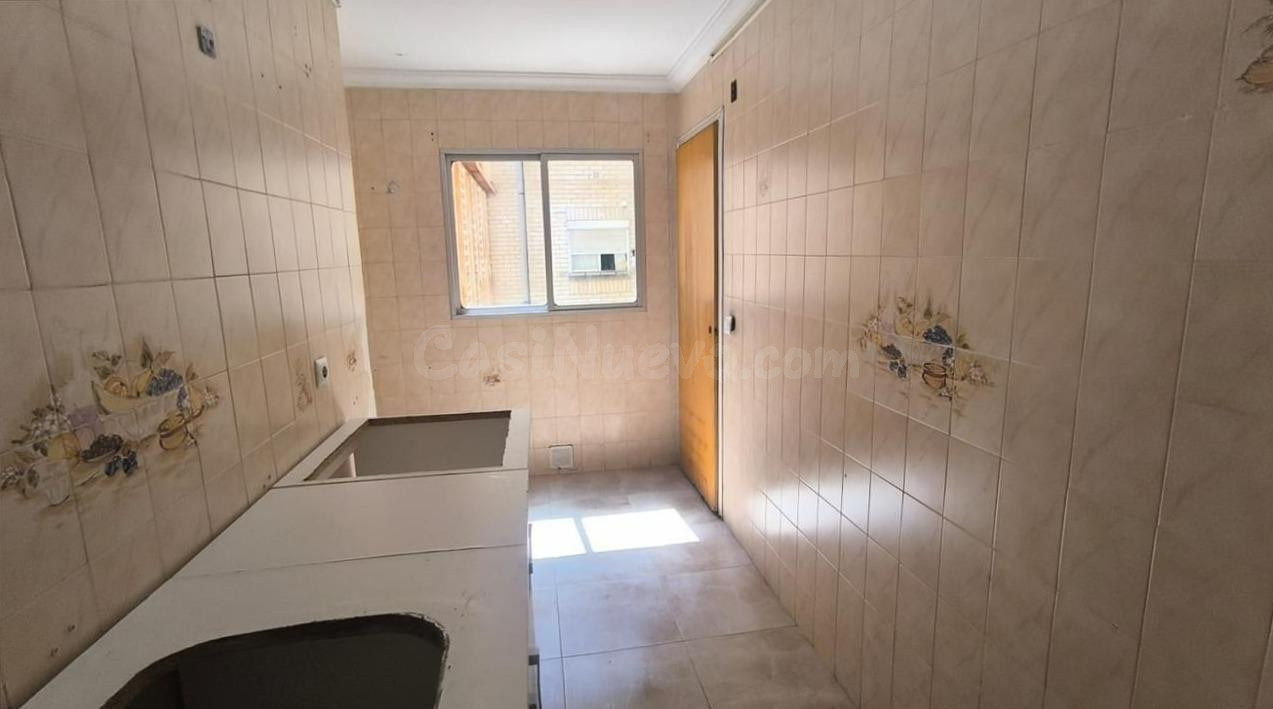 Piso de 76 m2 con 3 dormitorios y ascensor en Jerez Sur - foto 5