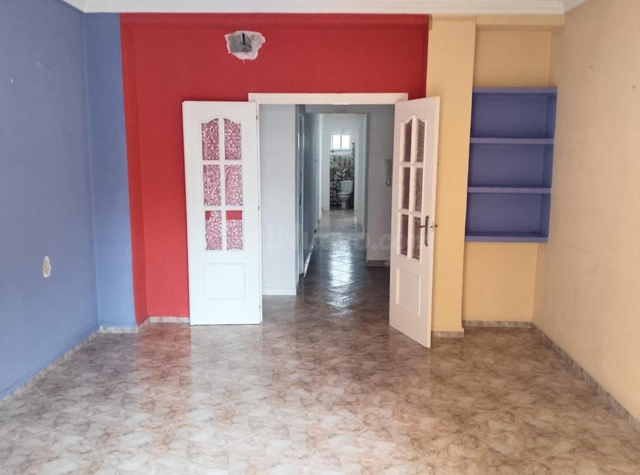 Piso de 110 m2 con 5 dormitorios y terraza en San Fernando - foto 5