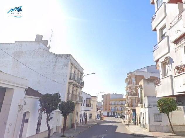 Venta de local en Montijo - Badajoz