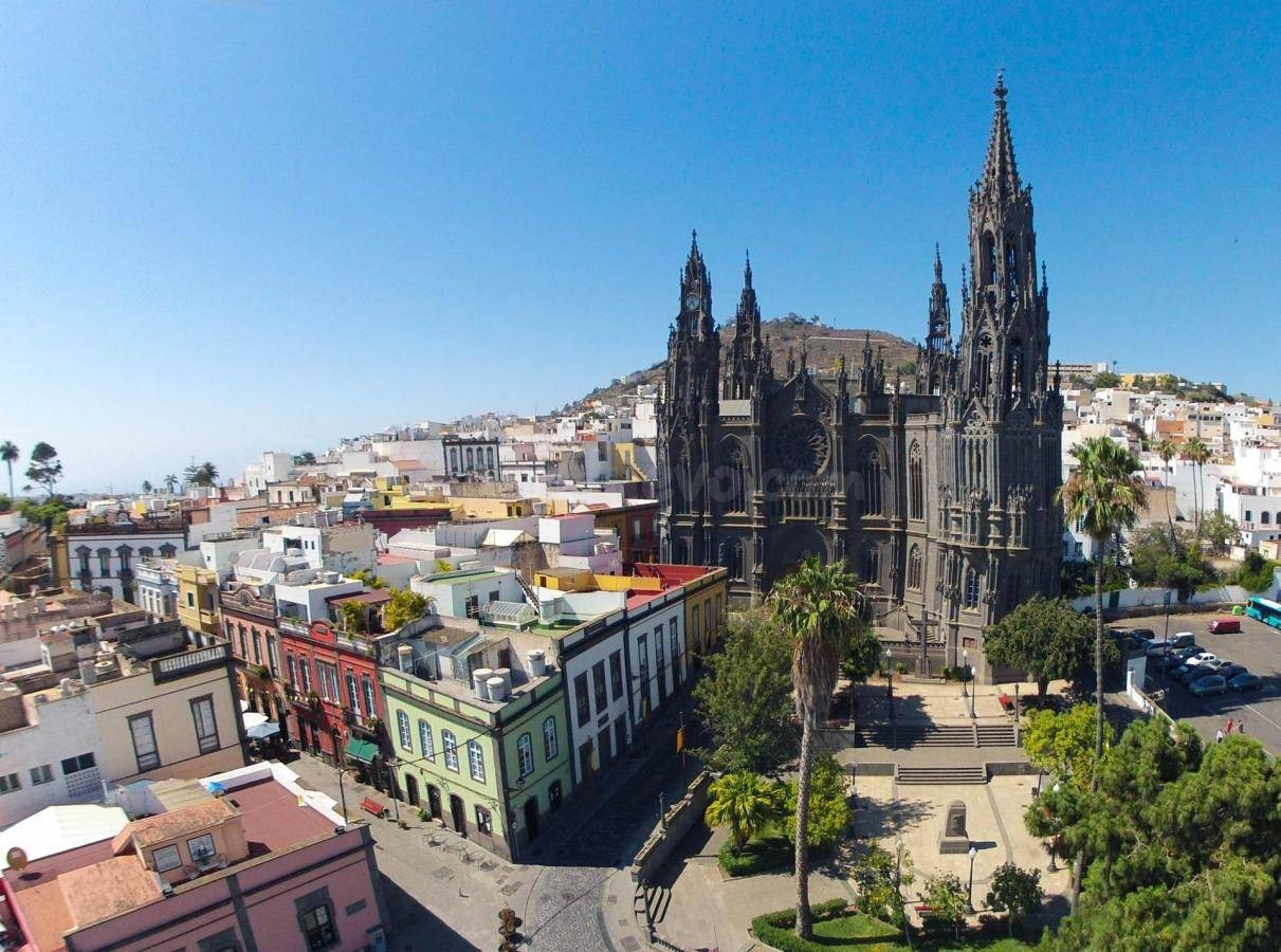 VENTA DE 8 PISOS EN ARUCA ( LAS PALMAS )