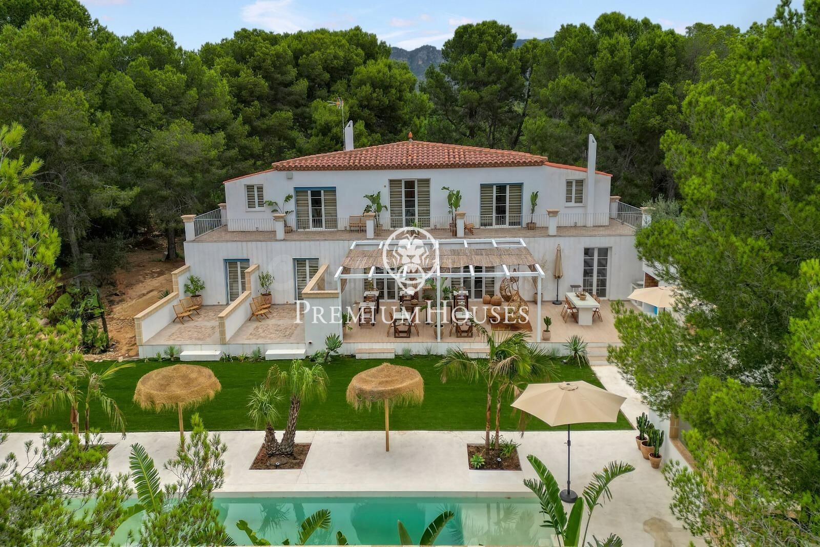 Casa con piscina y jardín en Sant Jordi d'Alfama - foto 2