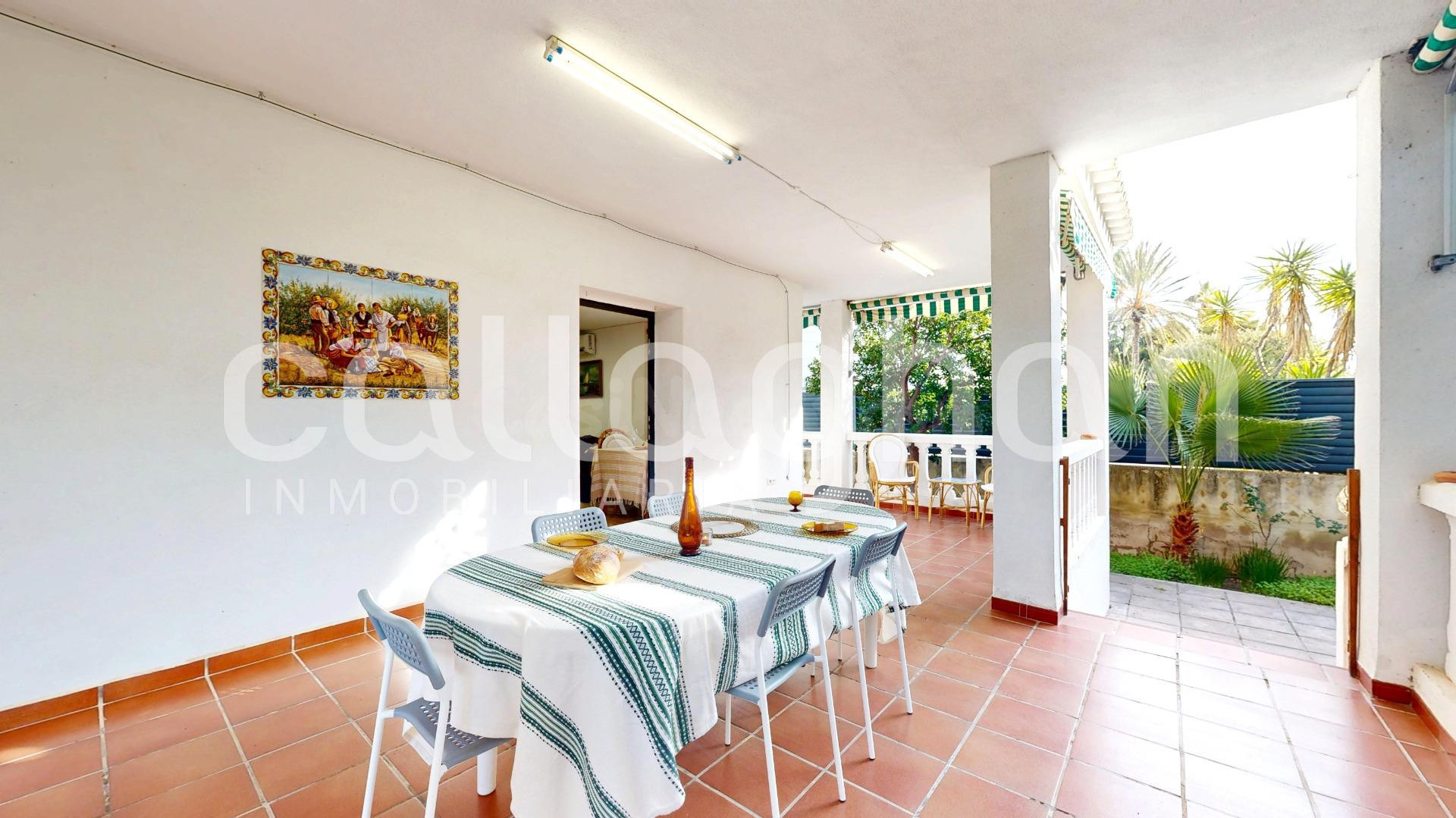 Luminoso y exclusivo chalet independiente en Almardà - foto 3