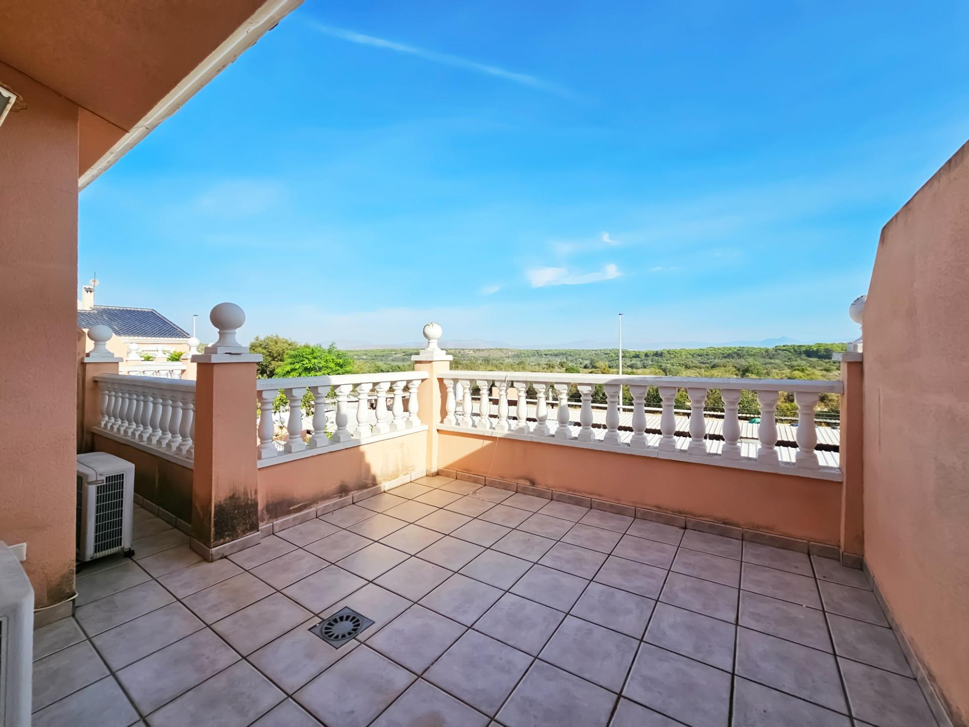 Urb. Mediterraneo - Bungalow con piscina y parking , cerca del mar, frente al parque  Natural Clot de Galvany